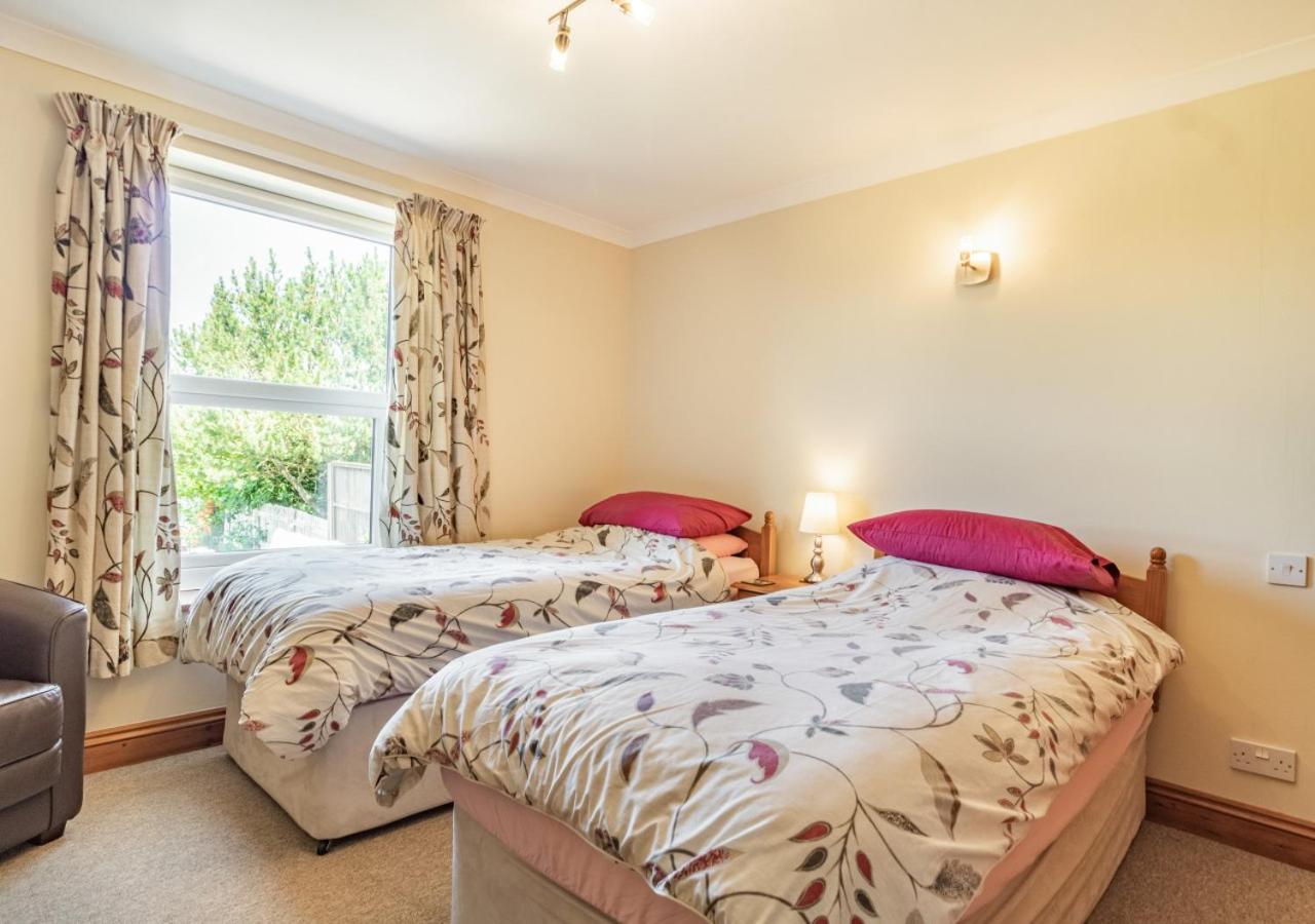 4 Bed in East Barsham oc-2180