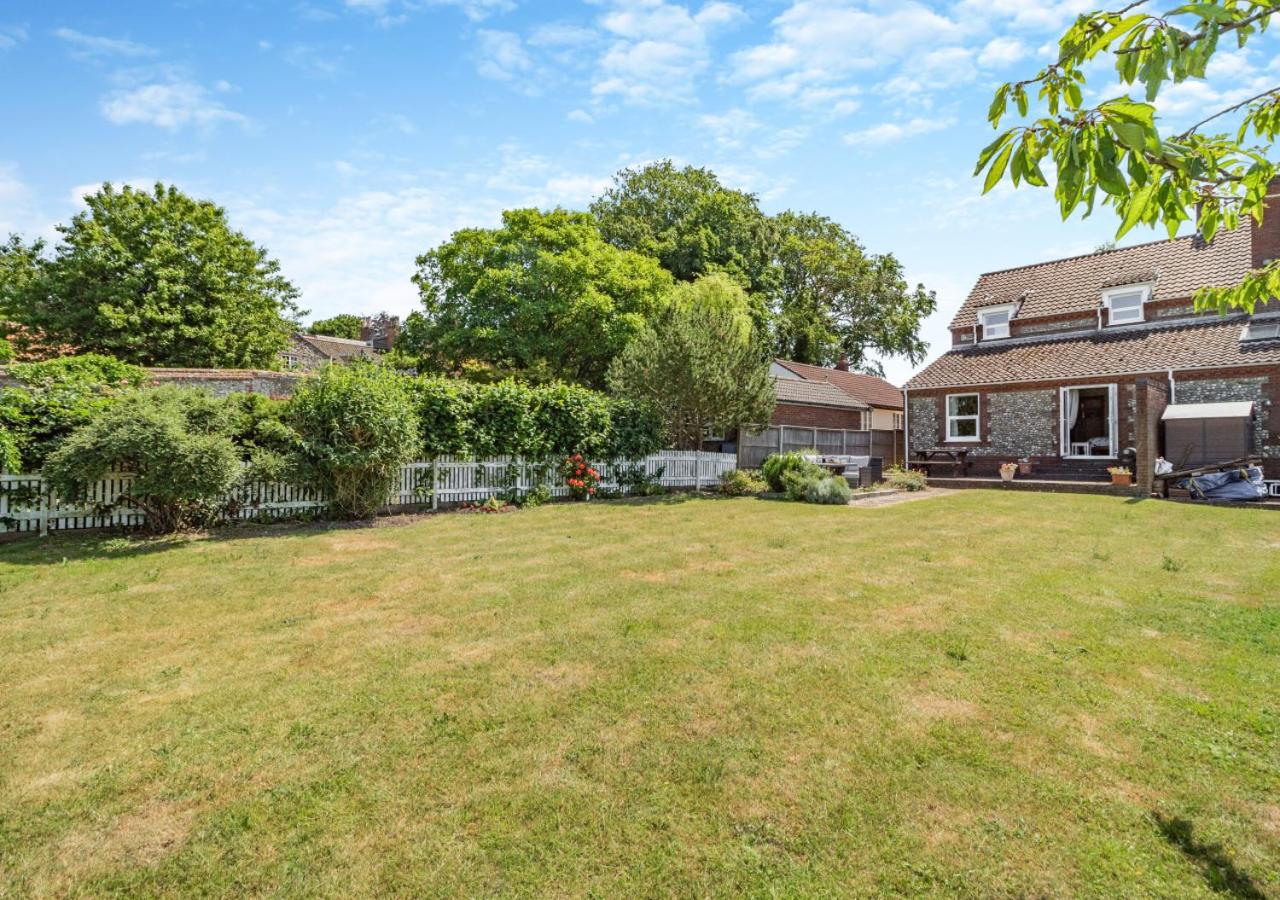 4 Bed in East Barsham oc-2180