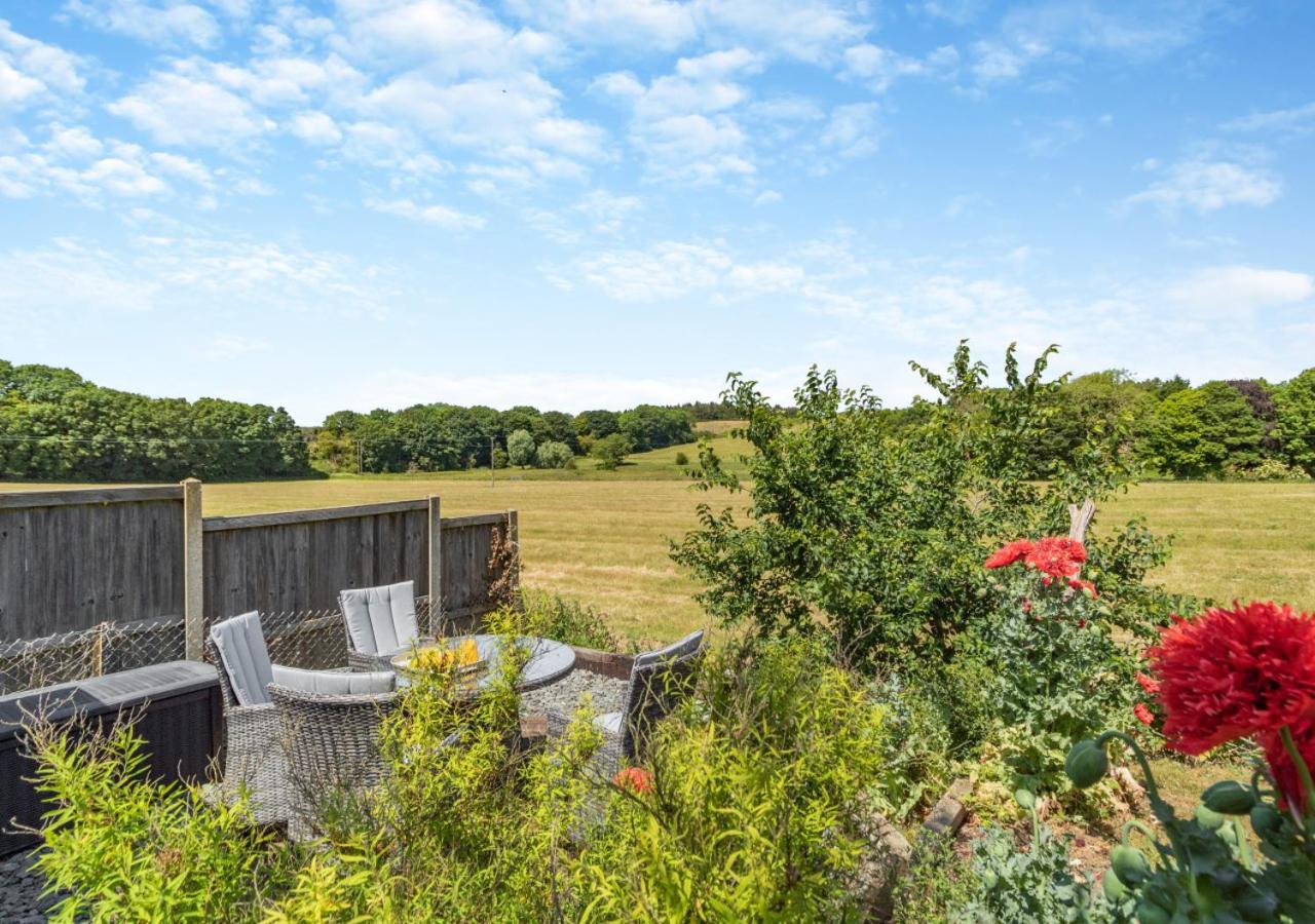 4 Bed in East Barsham oc-2180