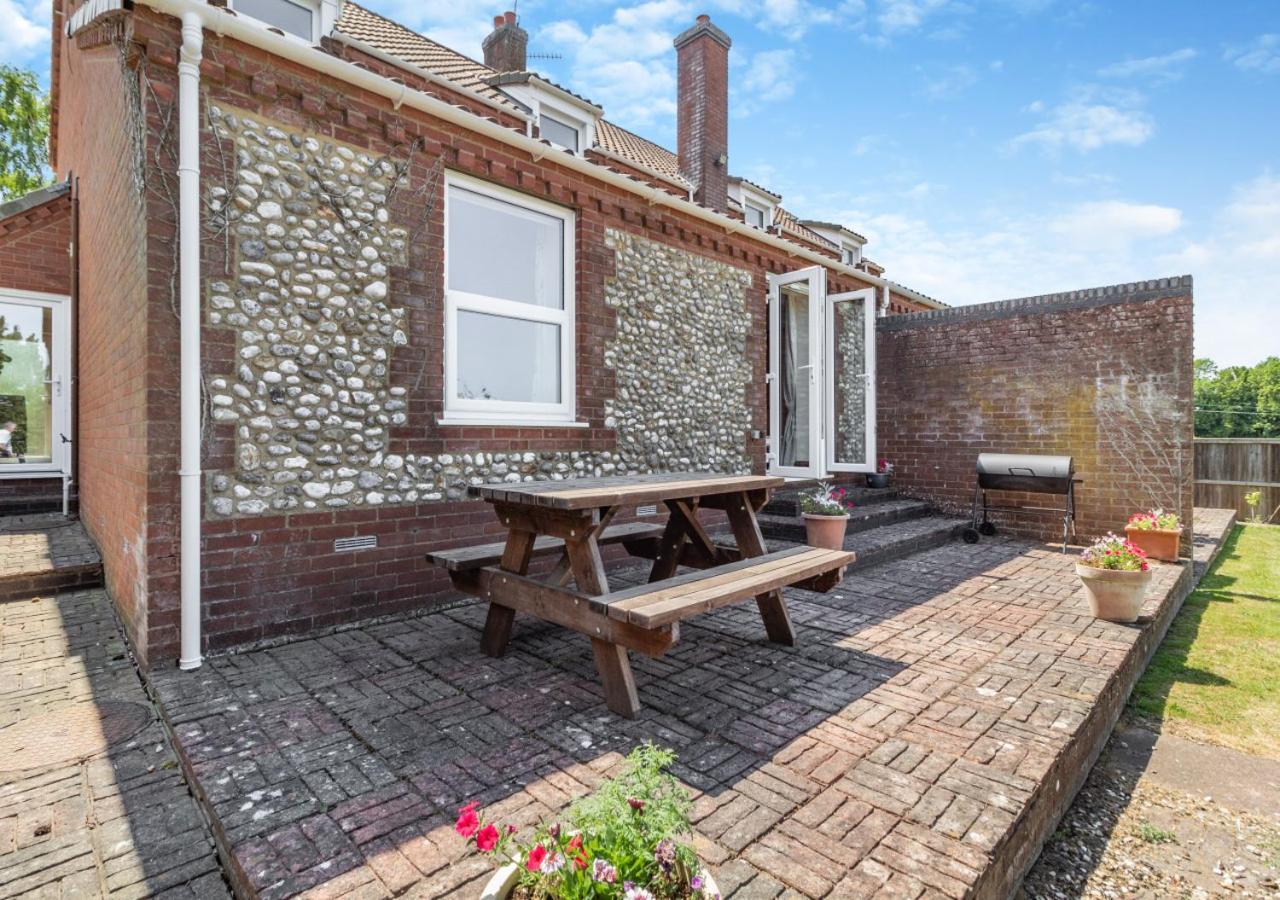 4 Bed in East Barsham oc-2180