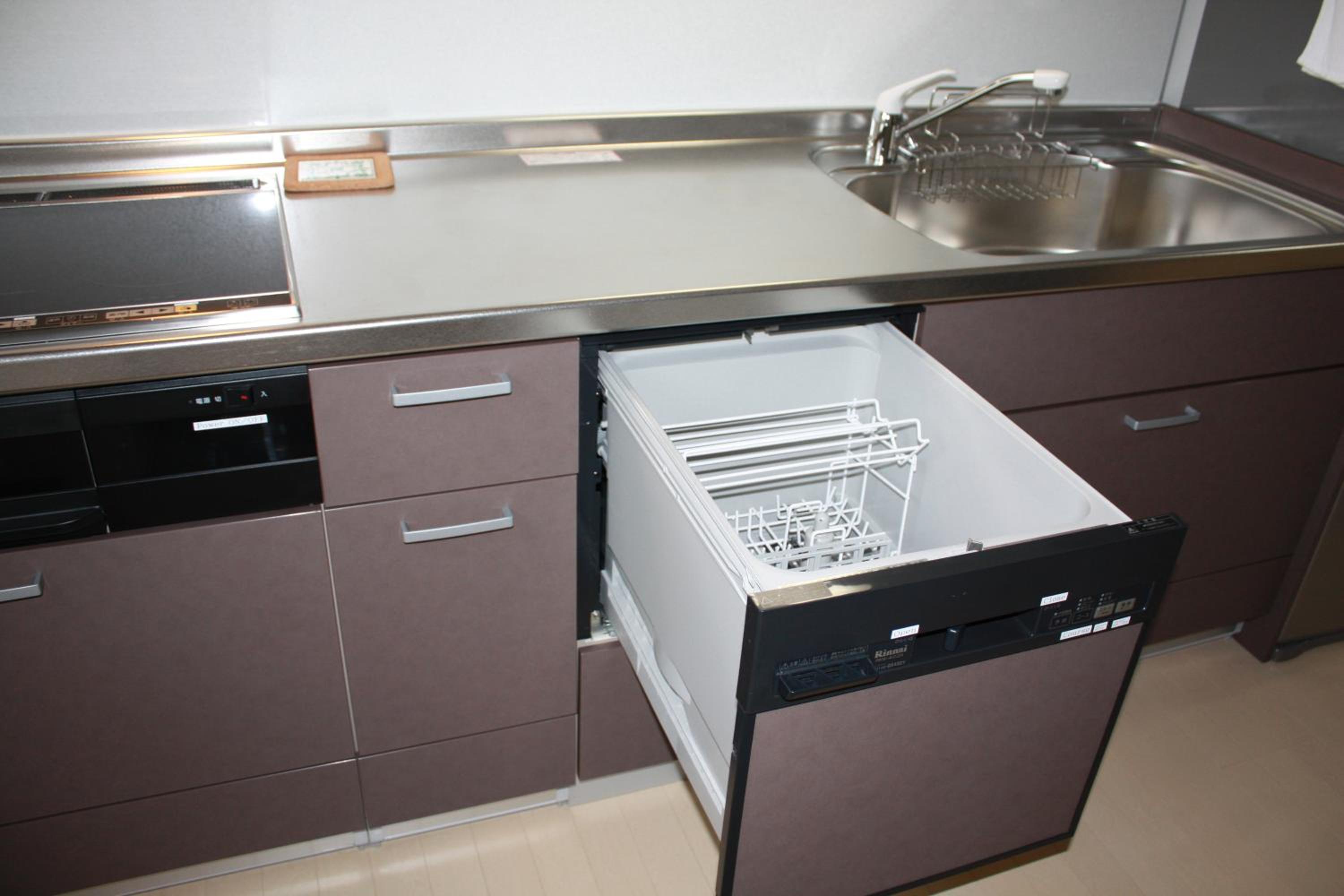 Tsuru Apartments