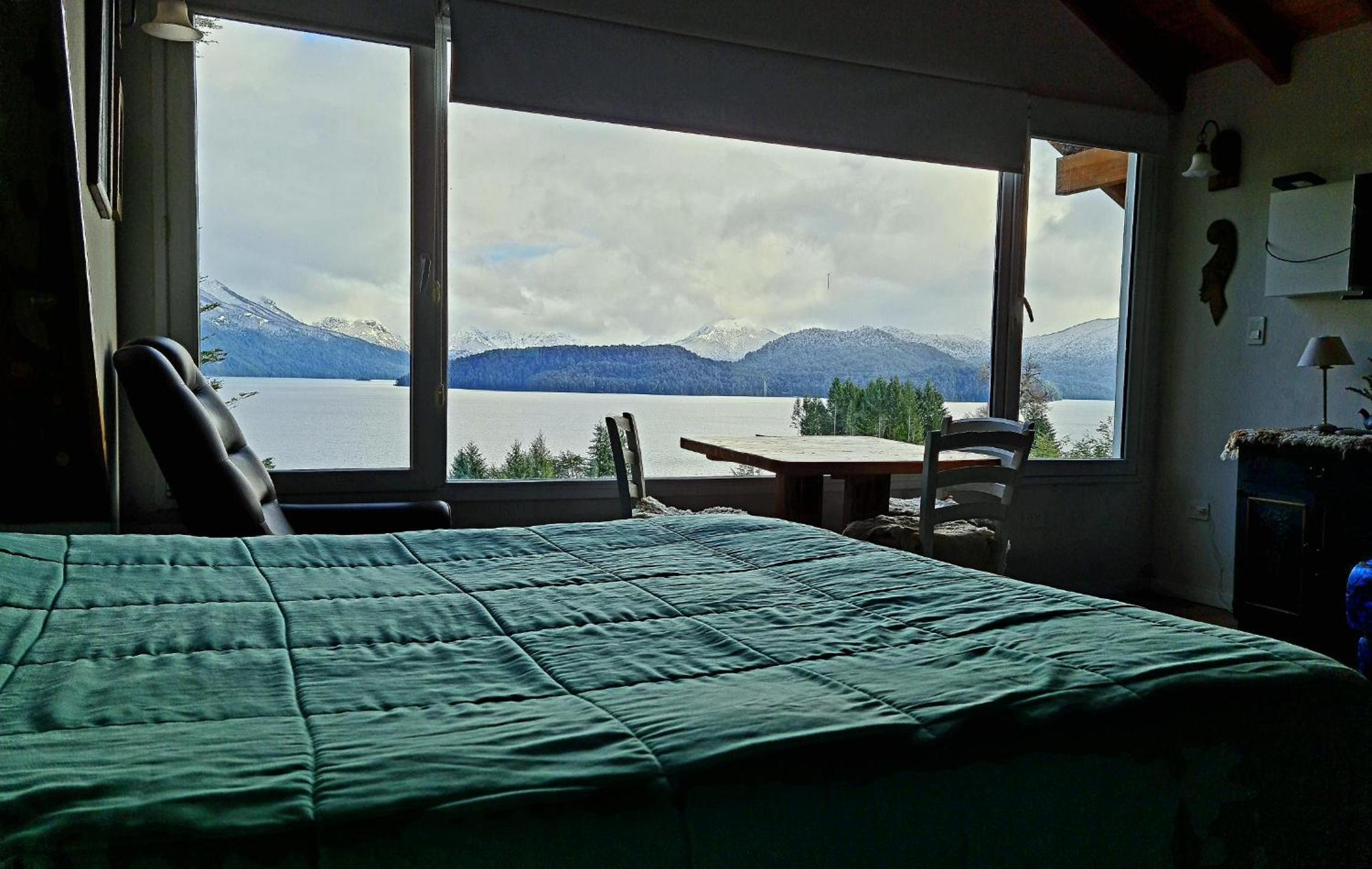 Puerto Esmeralda ESPECTACULAR DEPTO CON VISTA AL LAGO NAHUEL HUAPI