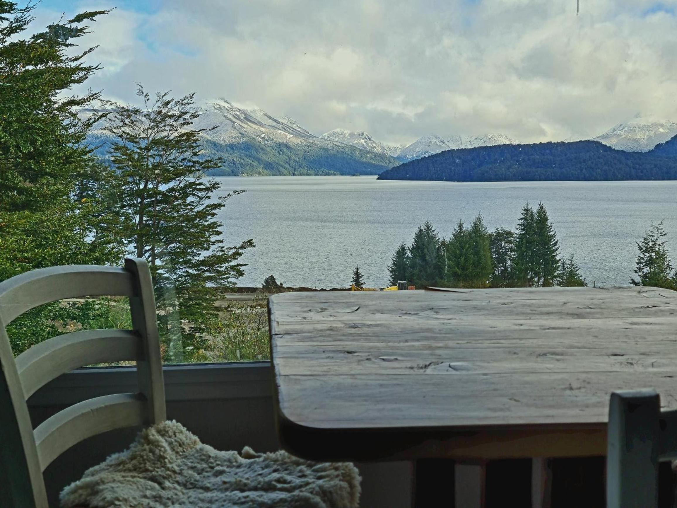 Puerto Esmeralda ESPECTACULAR DEPTO CON VISTA AL LAGO NAHUEL HUAPI