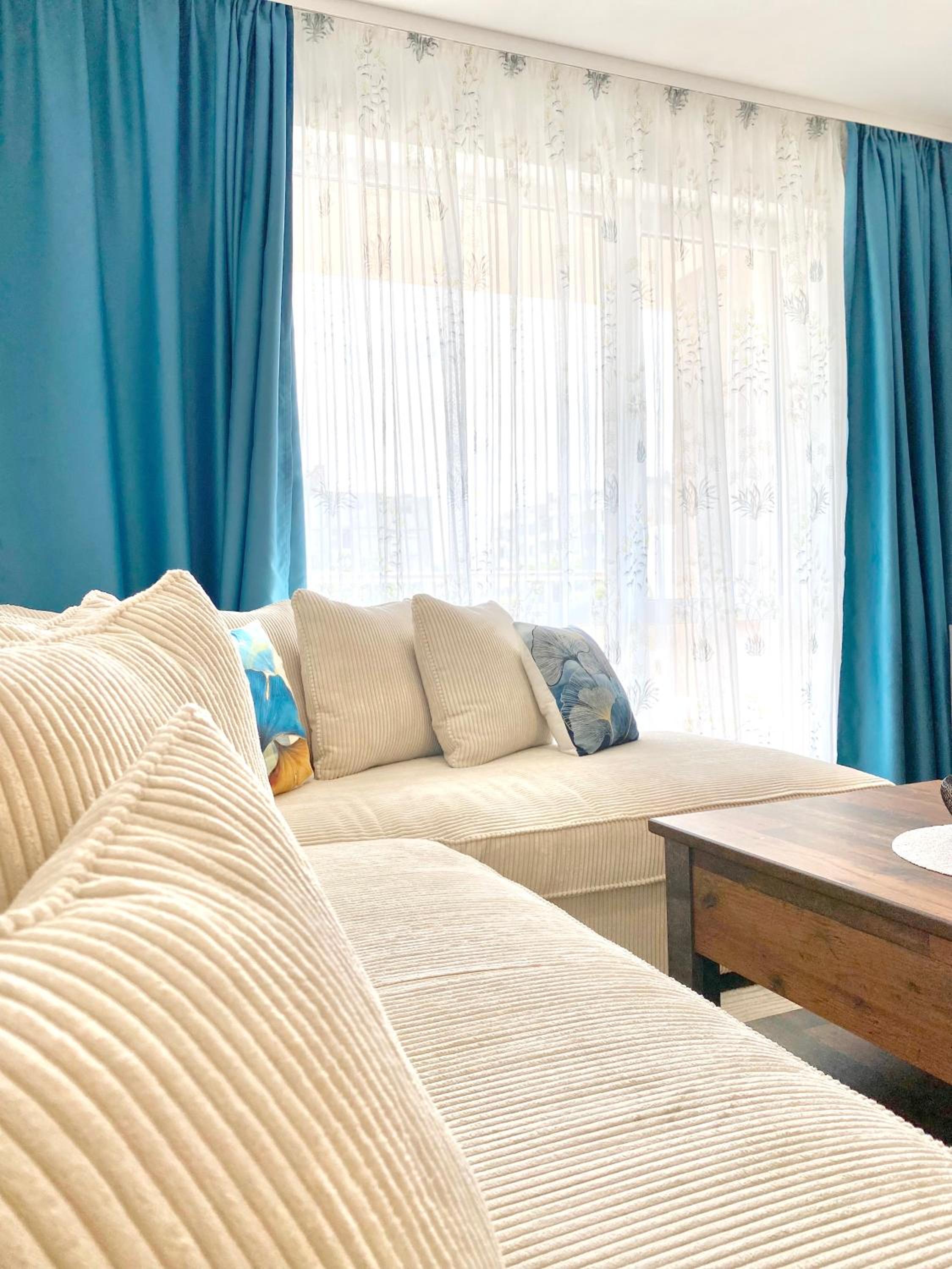 Colourful Apartment for 4 Guests and Free Parking