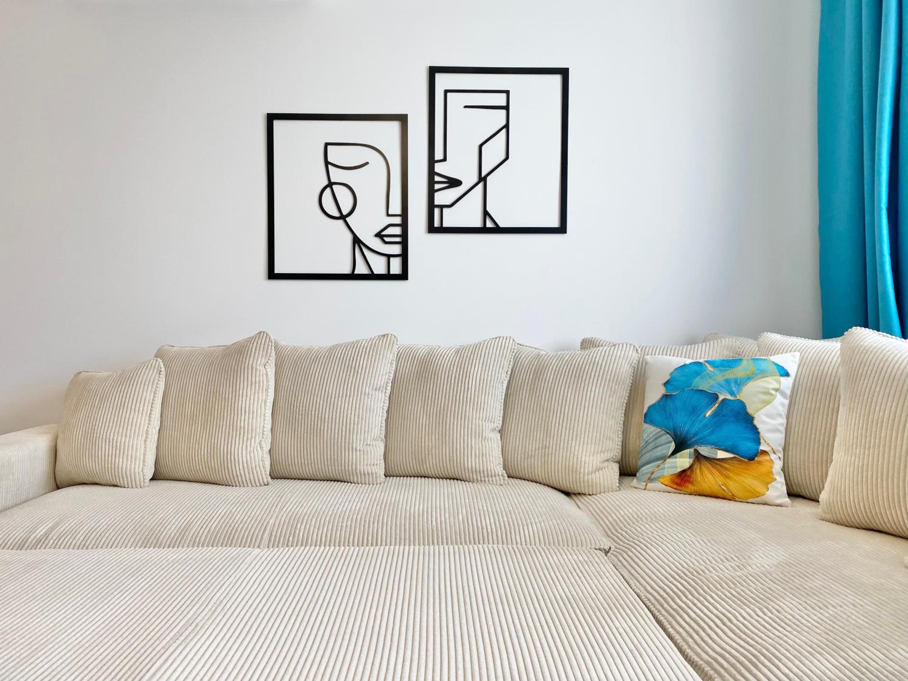 Colourful Apartment for 4 Guests and Free Parking