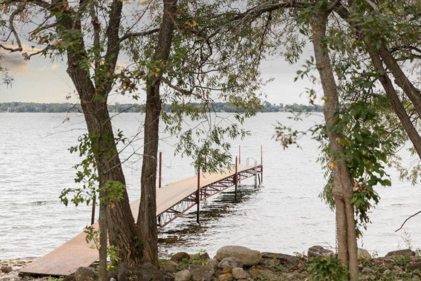 Waterfront with Hot Tub Joanie's Farmhouse