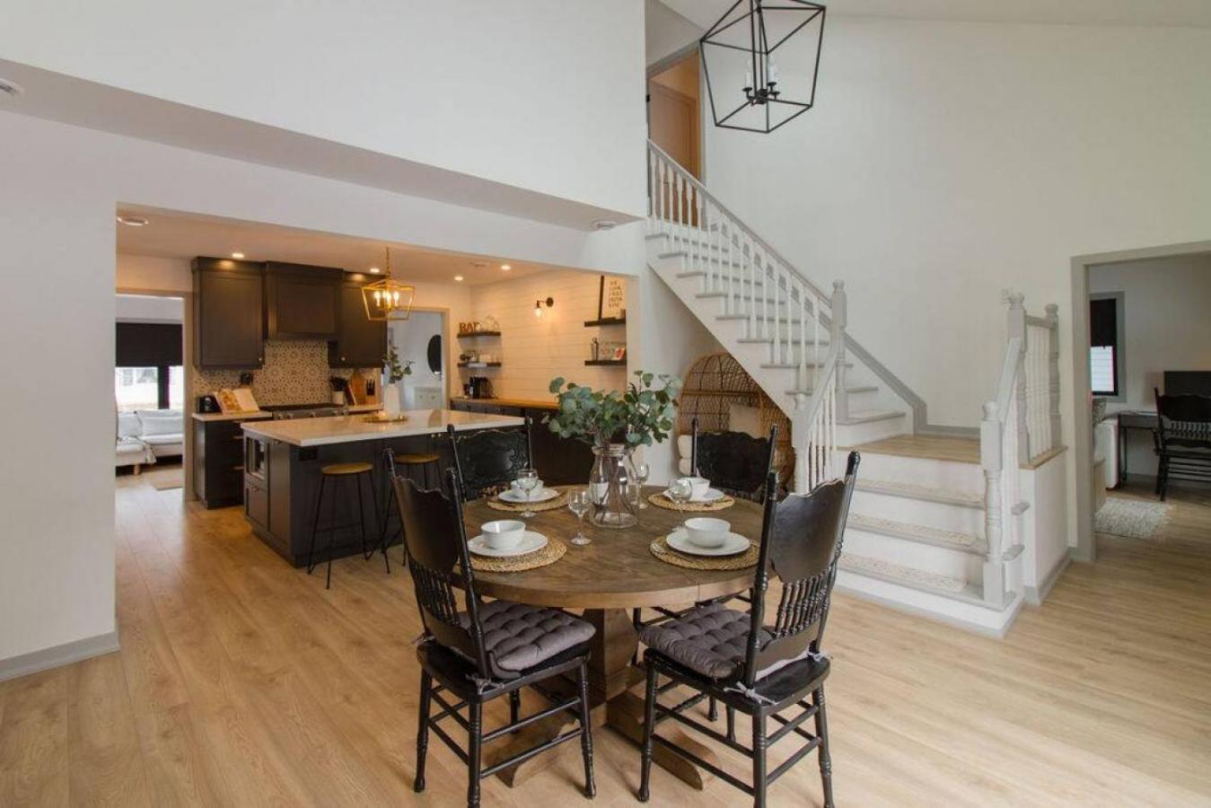 Walk to Downtown Picton, 4-bedroom