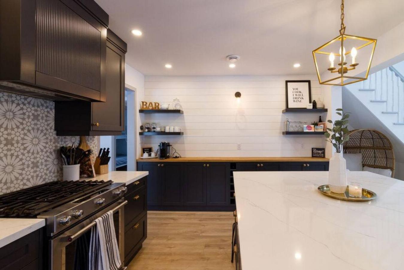 Walk to Downtown Picton, 4-bedroom