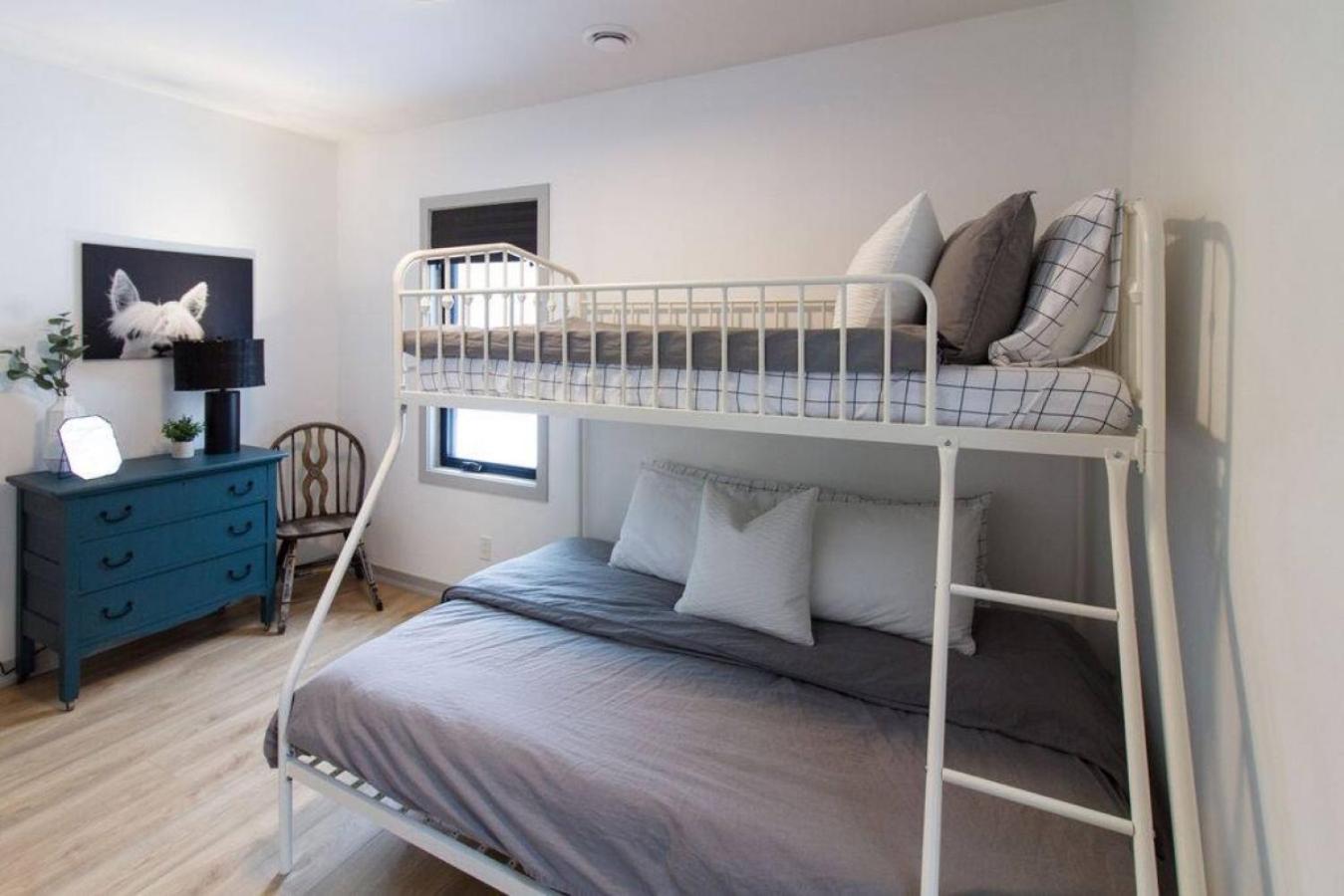 Walk to Downtown Picton, 4-bedroom