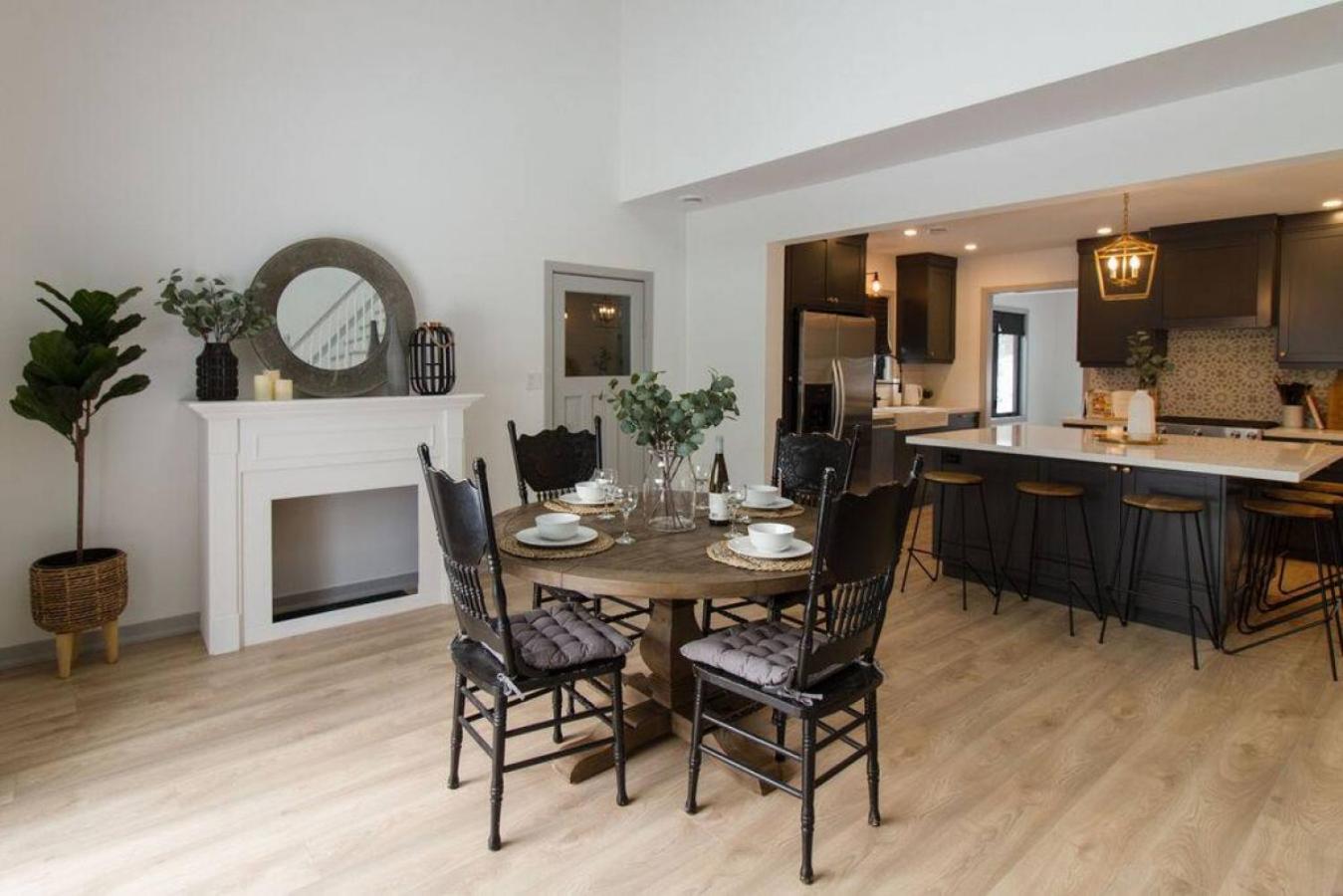 Walk to Downtown Picton, 4-bedroom