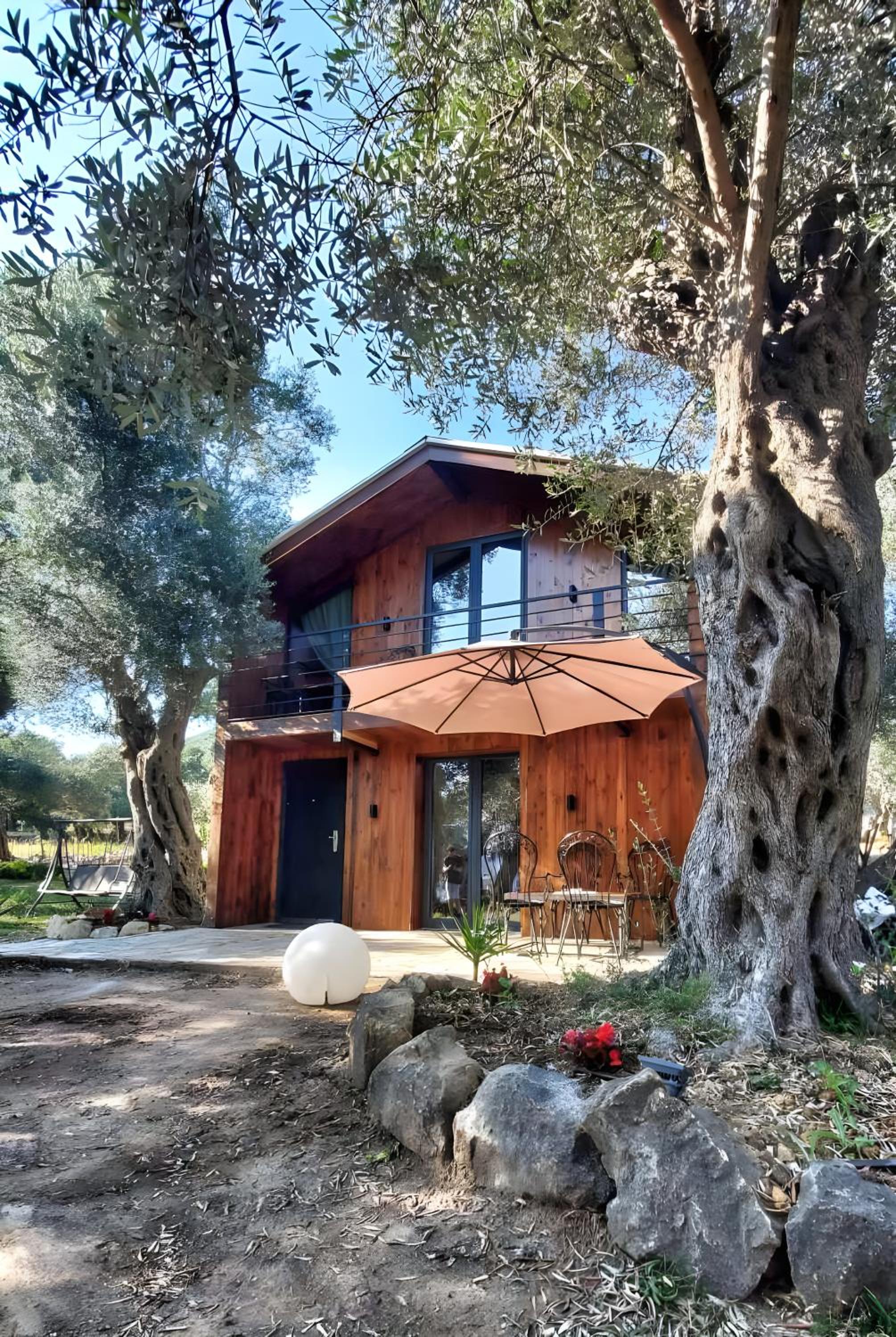 Coratina Cottage