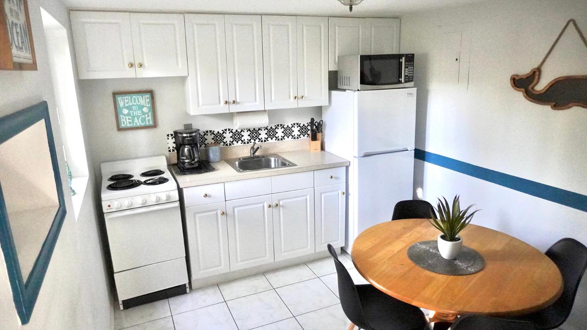 4145 By The Sea Inn & Suites