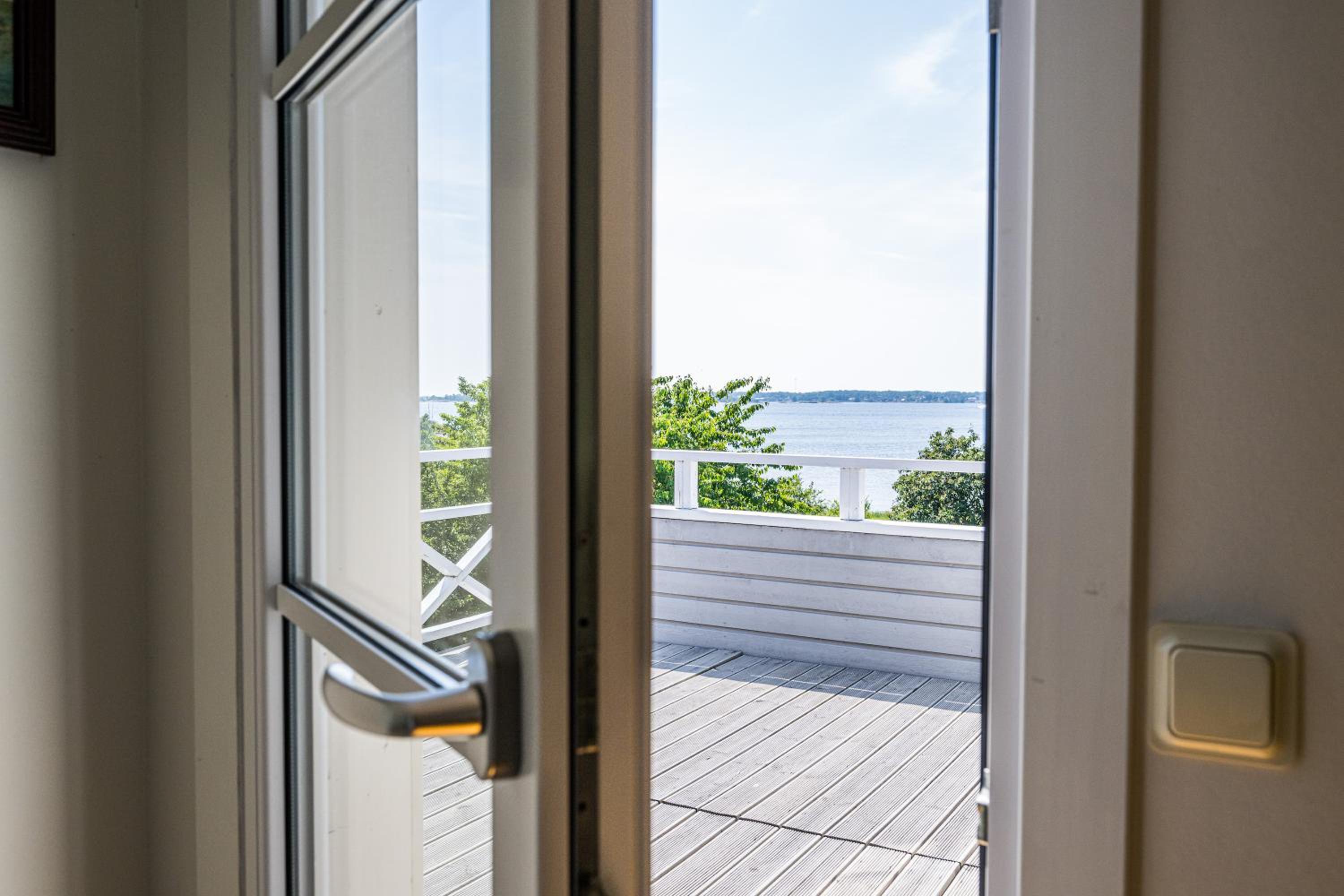 Exclusive tranquil villa by the sea, boat available