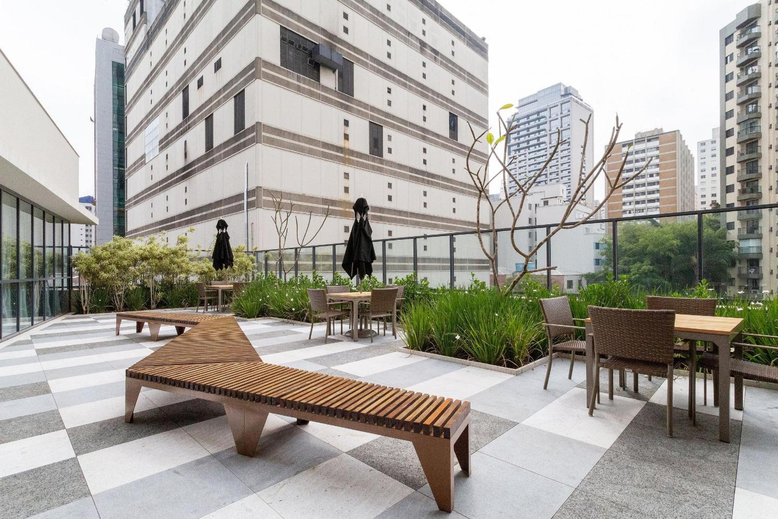 42m² | Washer | Parking | Near Paulista Av.