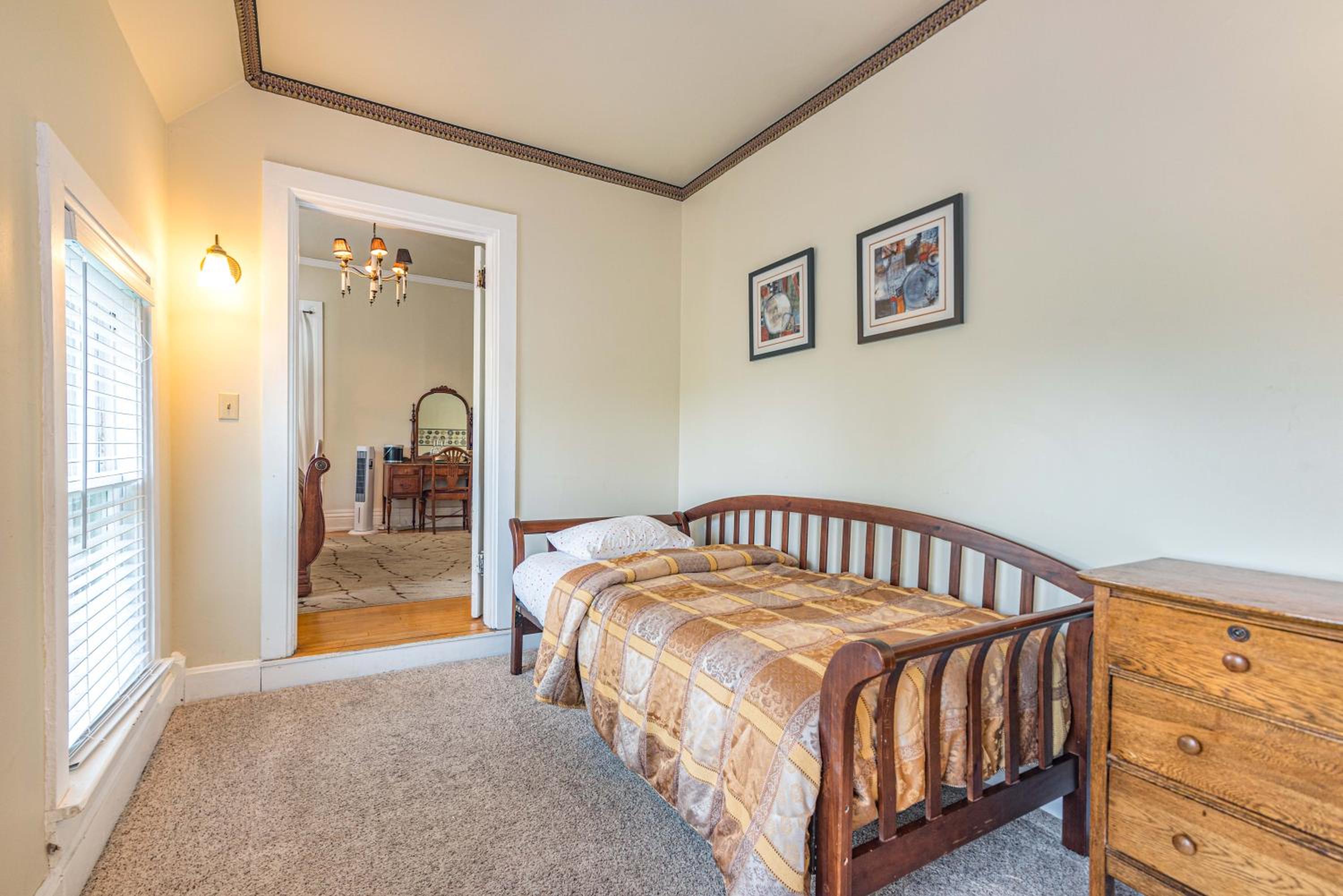 White Rose Inns & Motel