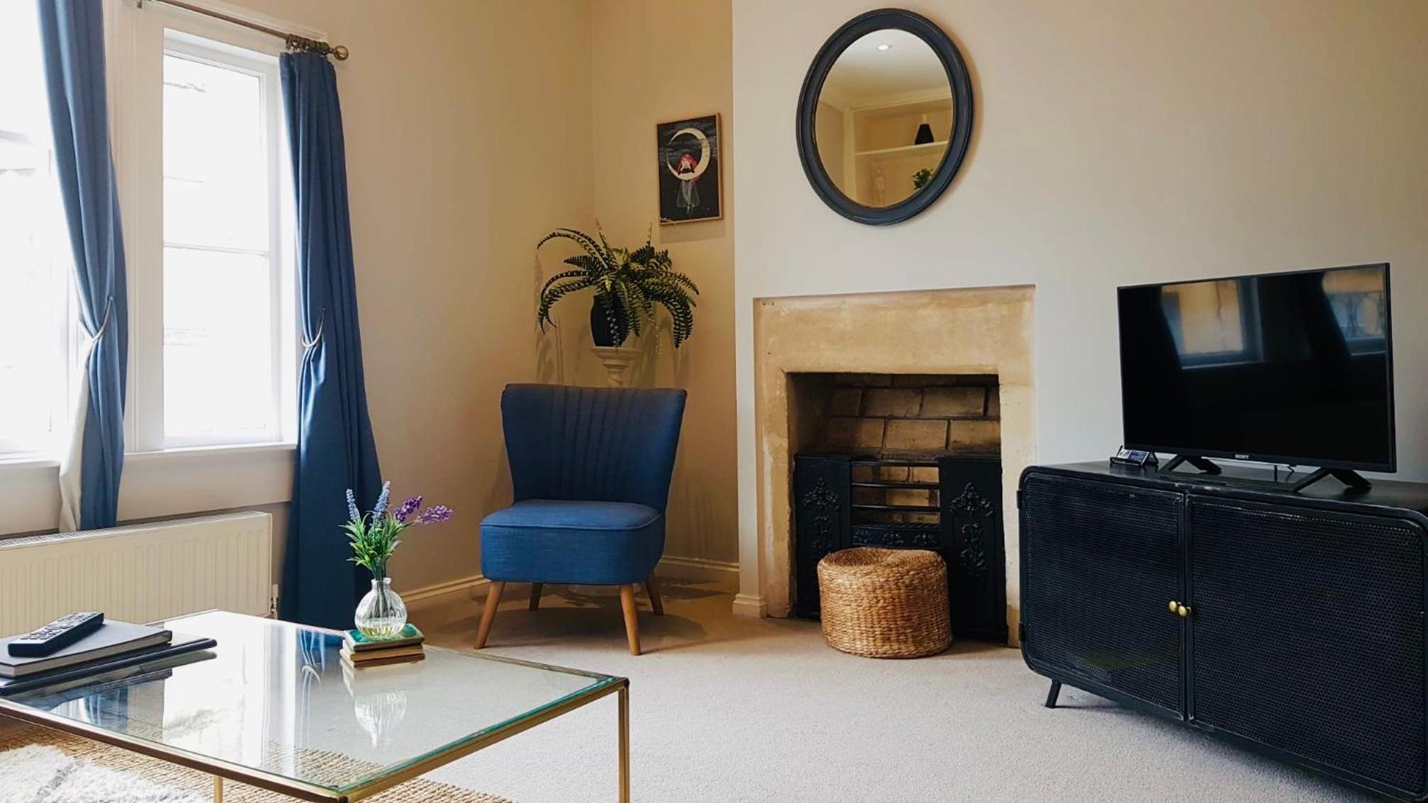 Willoughby Apartment