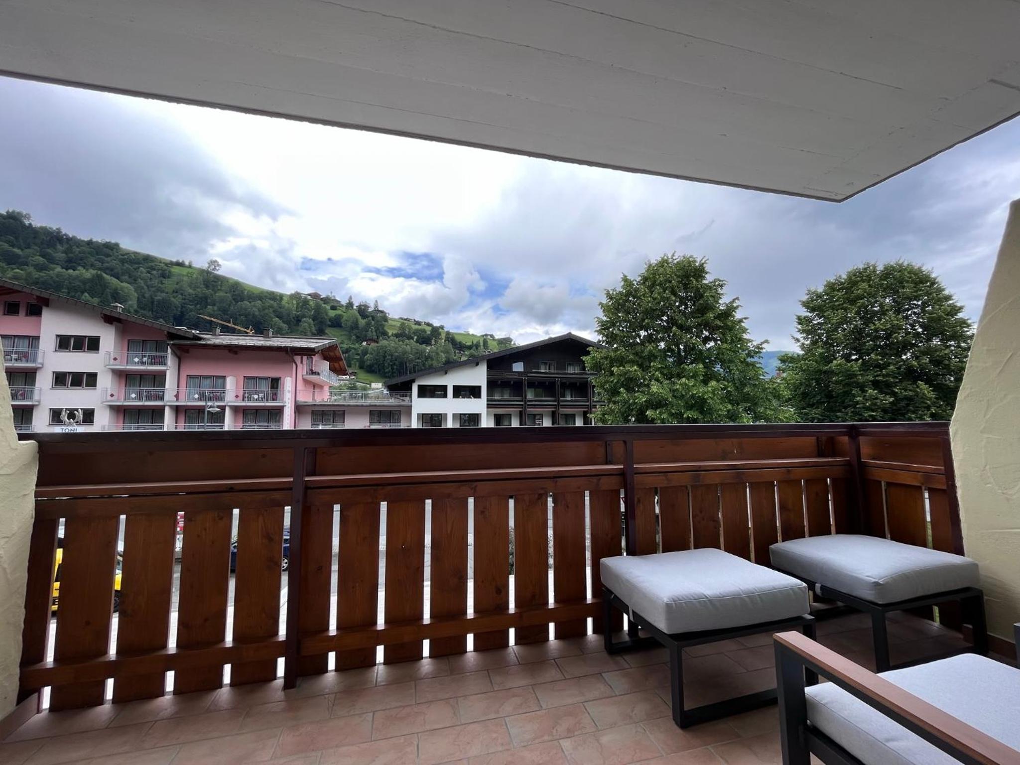 Kaprun Mountain Studio near Ski Bus - Walk Everywhere - Central Location