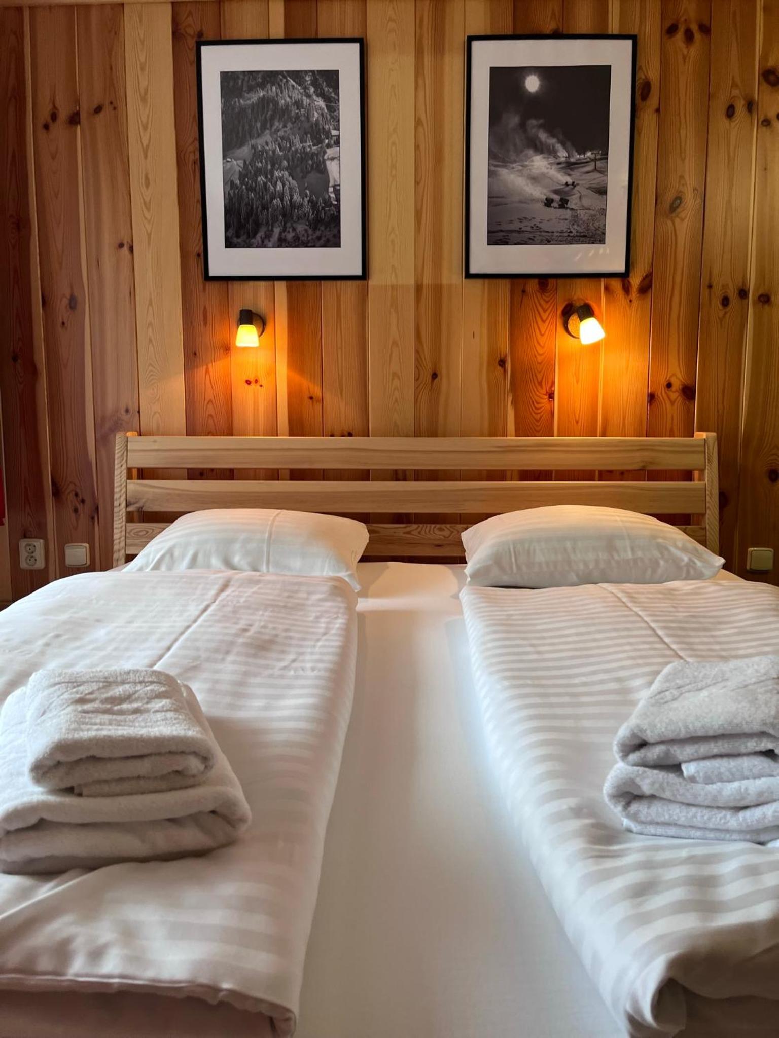 Kaprun Mountain Studio near Ski Bus - Walk Everywhere - Central Location