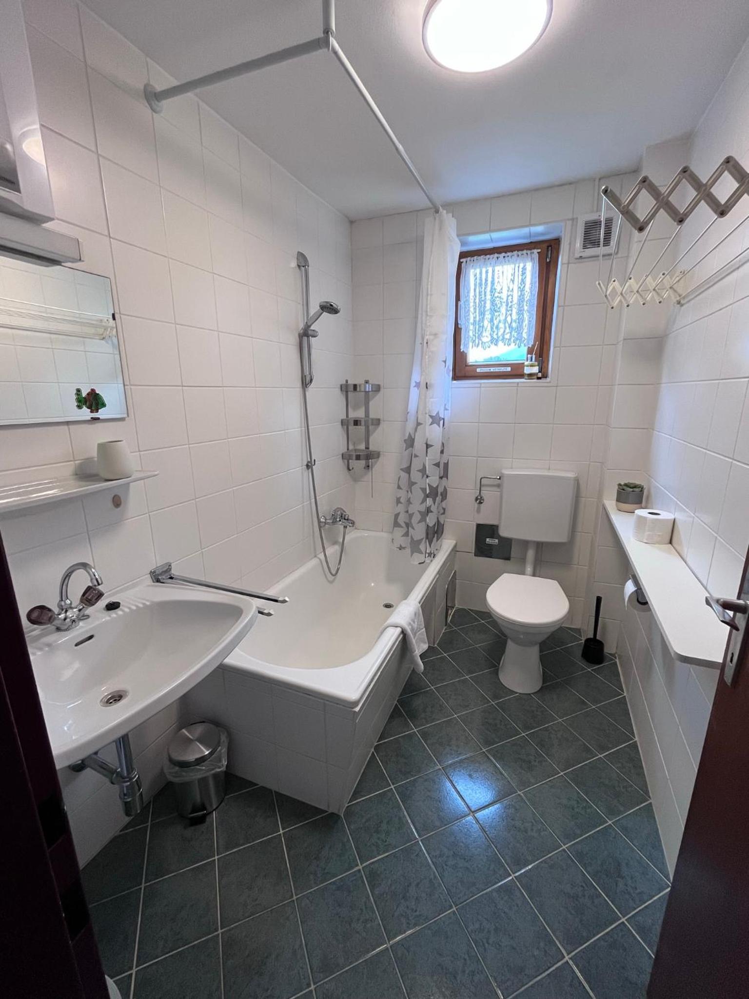 Kaprun Mountain Studio near Ski Bus - Walk Everywhere - Central Location
