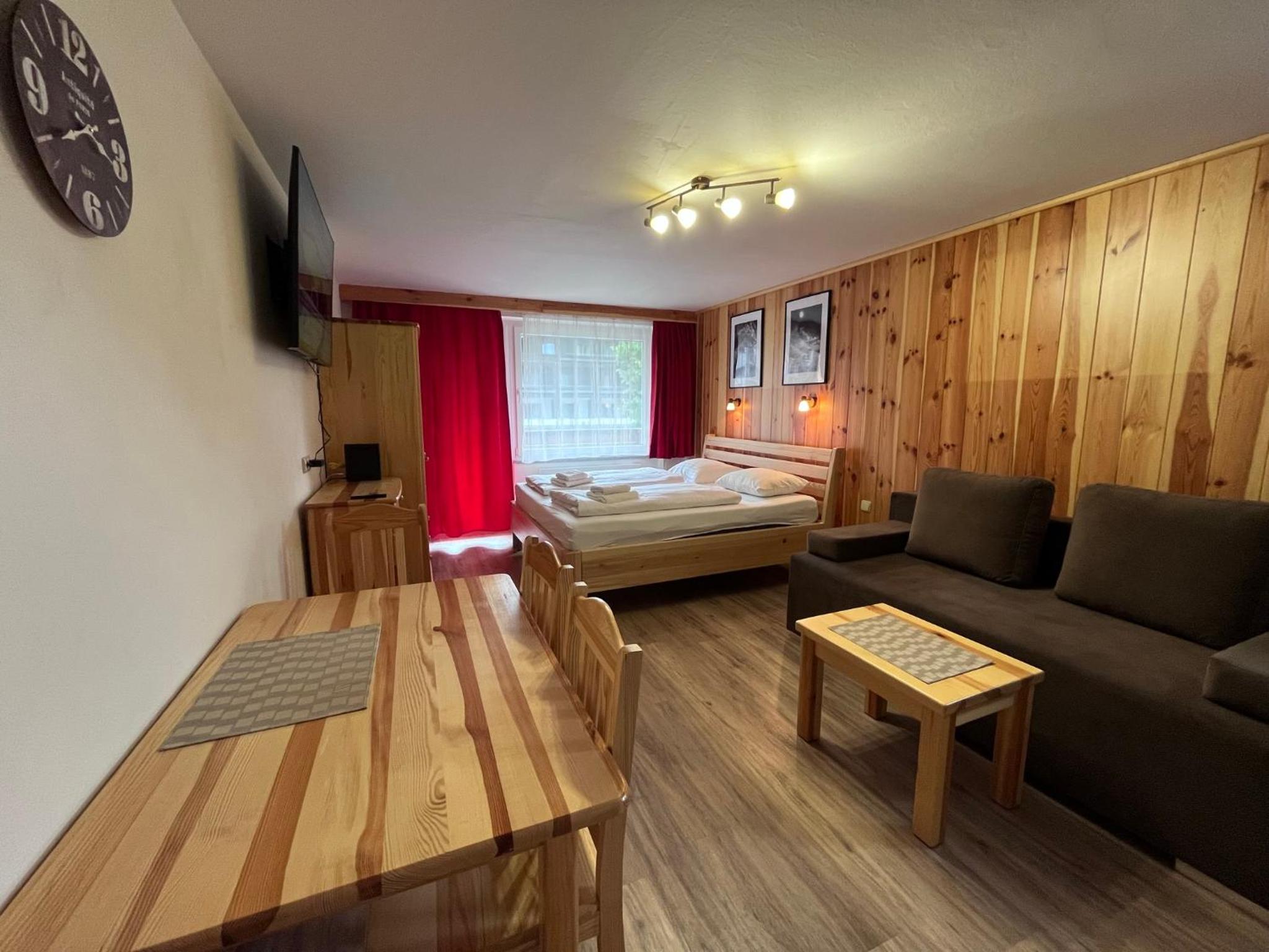 Kaprun Mountain Studio near Ski Bus - Walk Everywhere - Central Location