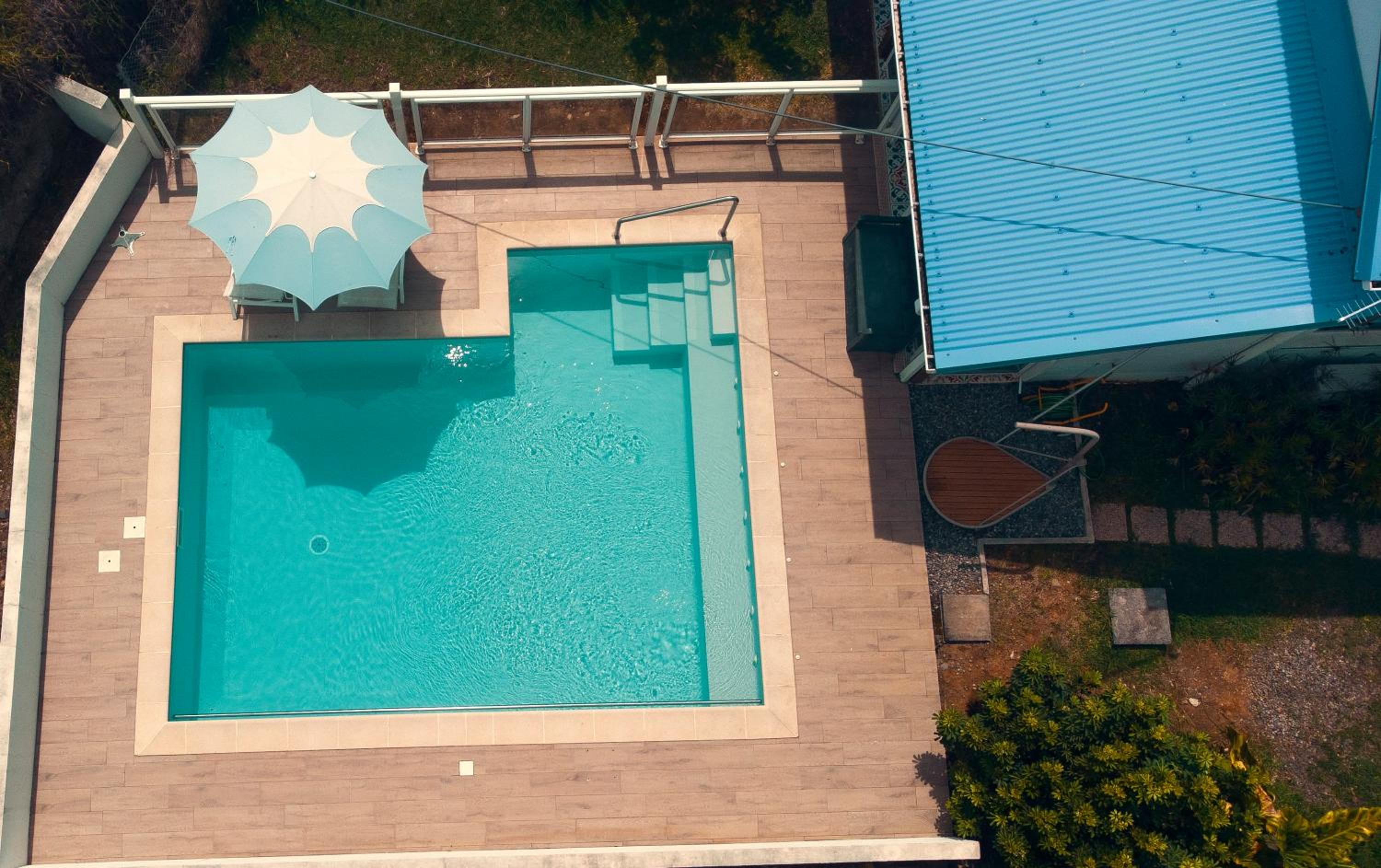Villa Stone pour 8 personnes, piscine chauffée 5 euros par jour, accès PMR, 5 étoiles view 2