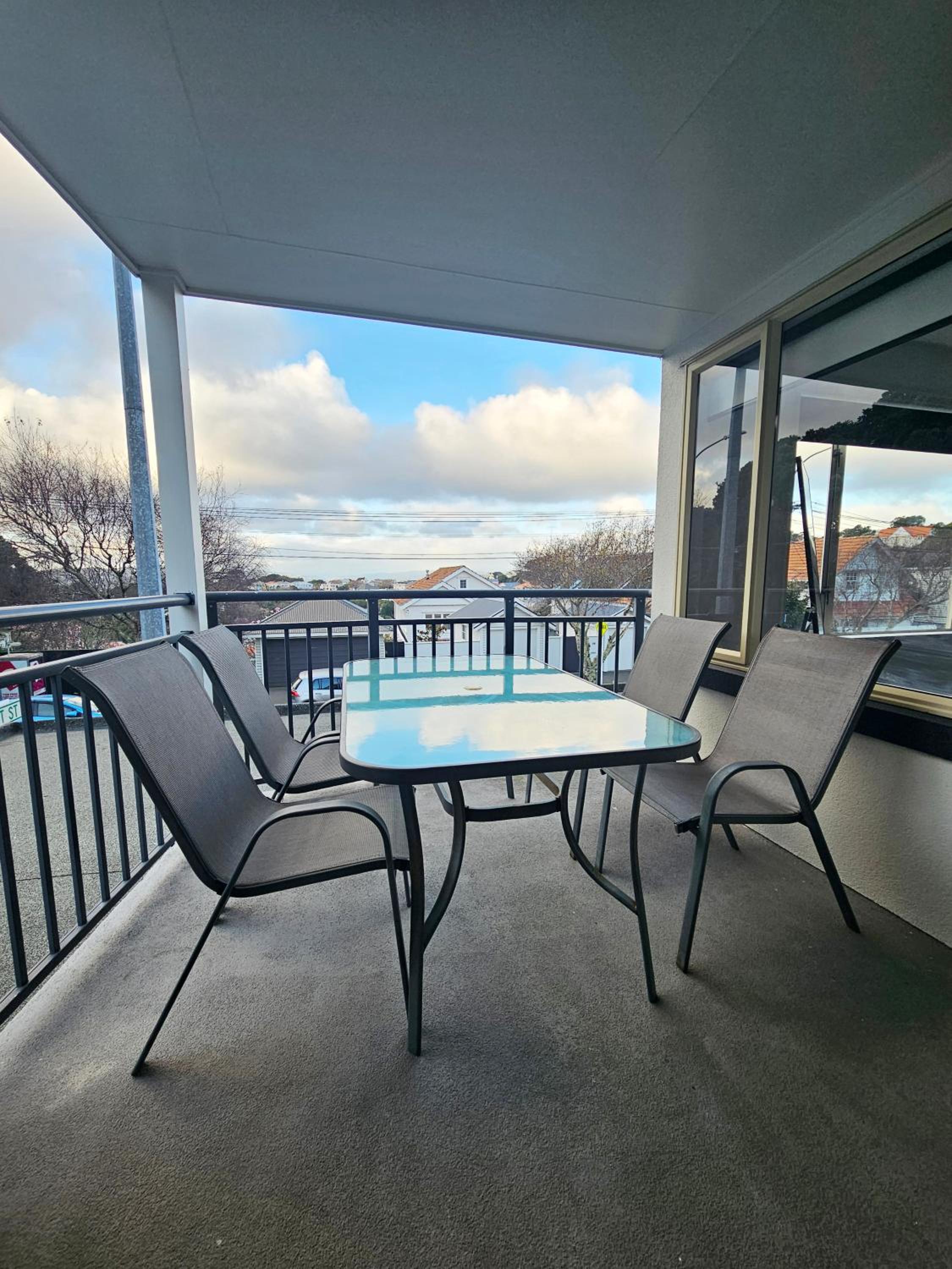 Light & Airy Heart of Central Kelburn! view 5