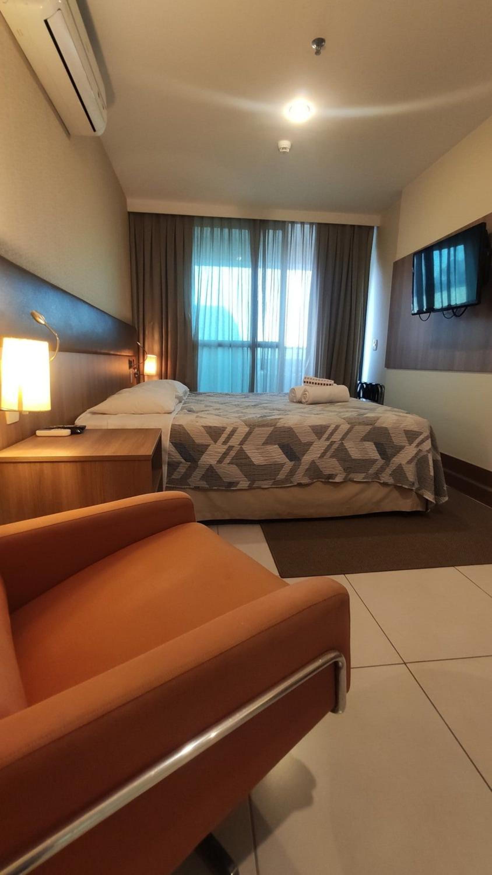 A813 AD Flat Particular Setor Hoteleiro Wi-Fi e Piscina