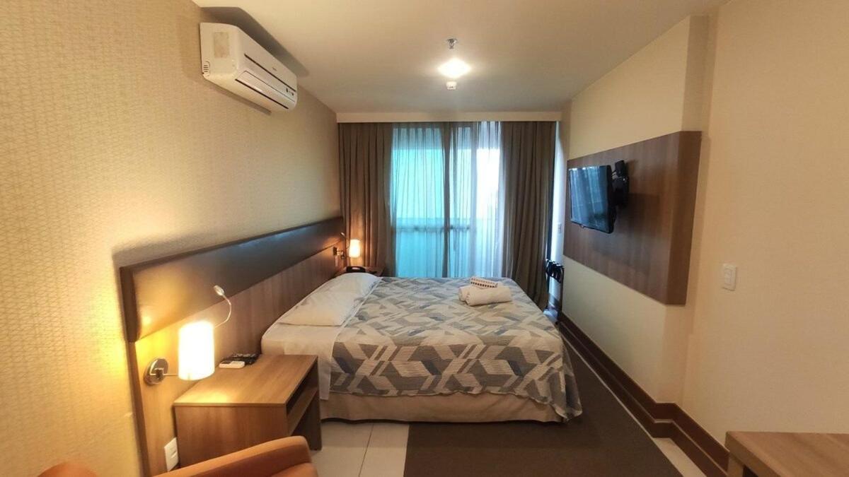 A813 AD Flat Particular Setor Hoteleiro Wi-Fi e Piscina