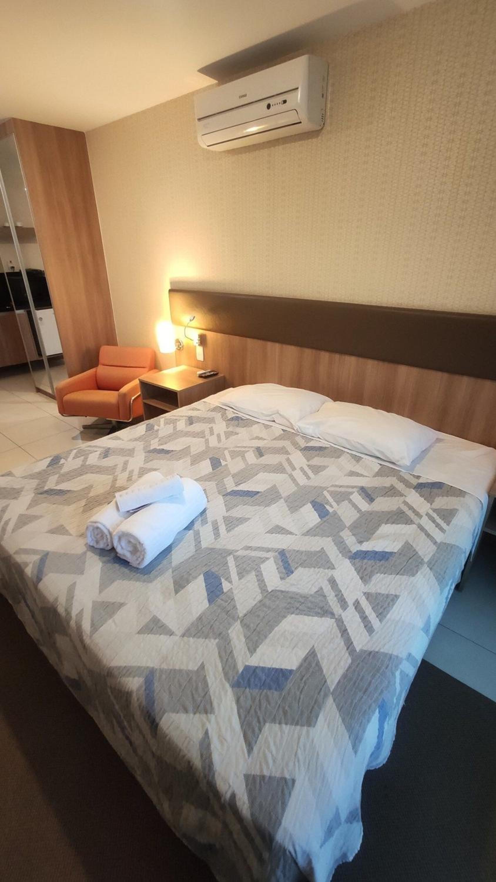A813 AD Flat Particular Setor Hoteleiro Wi-Fi e Piscina