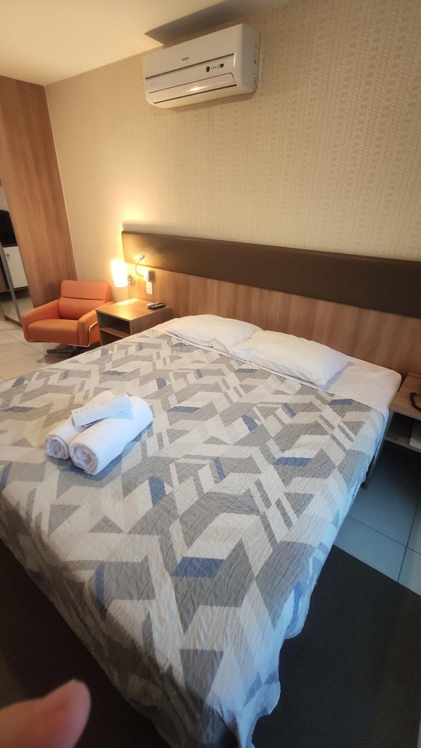 A813 AD Flat Particular Setor Hoteleiro Wi-Fi e Piscina