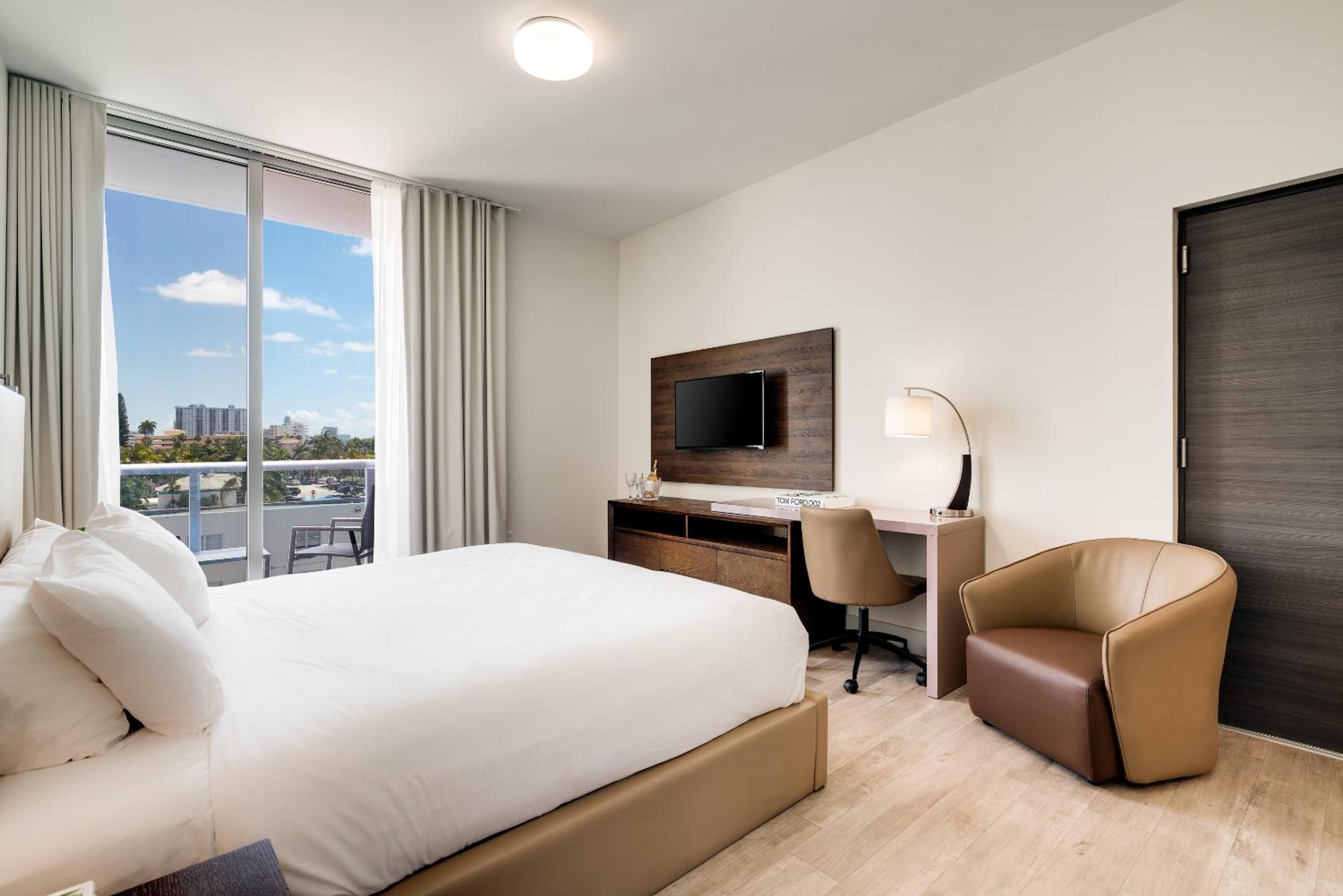 Costa Hollywood Beach Resort - An All Suite Hotel