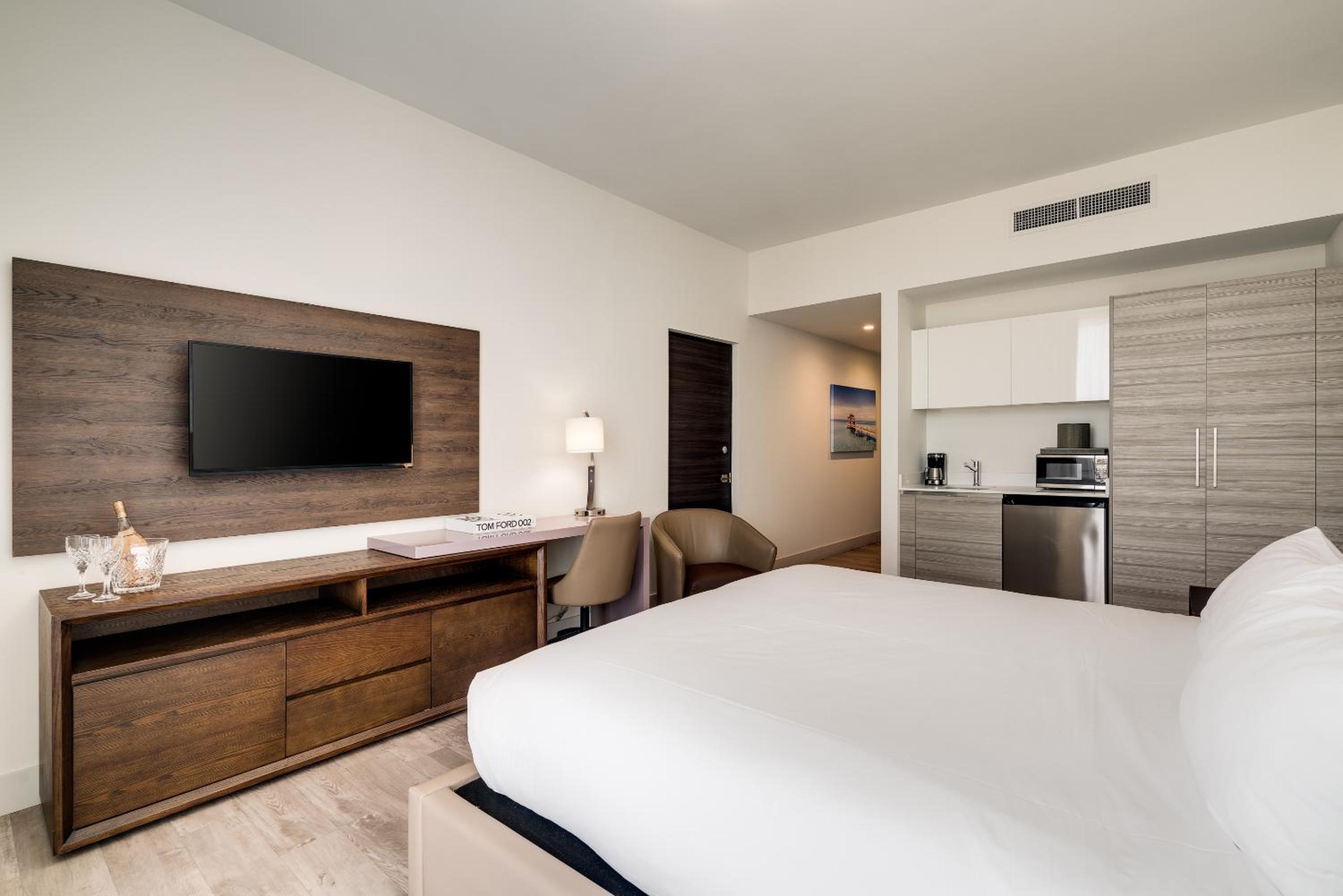 Costa Hollywood Beach Resort - An All Suite Hotel
