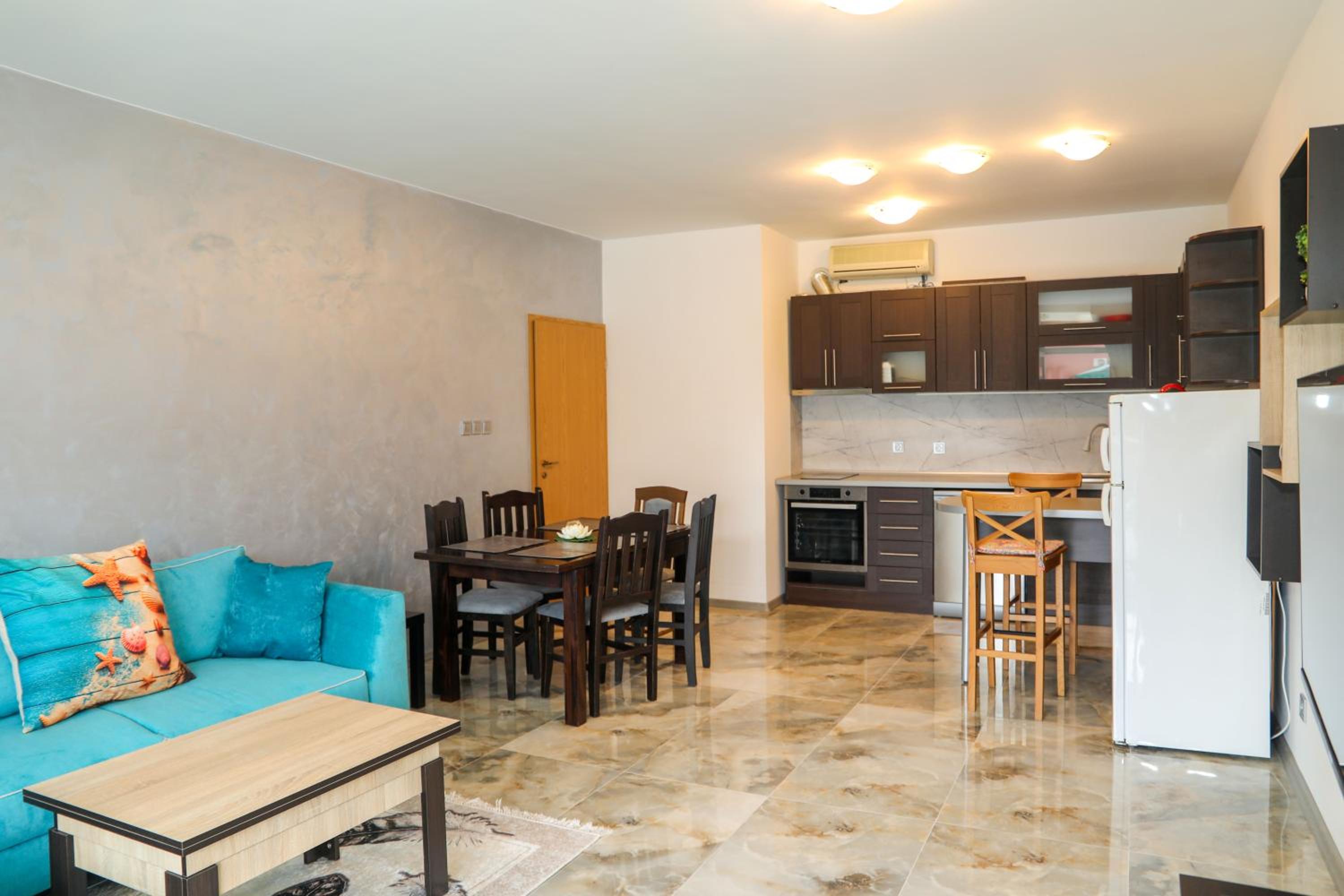 Luxury First Line apartment with pool and sea view in complex Oazis