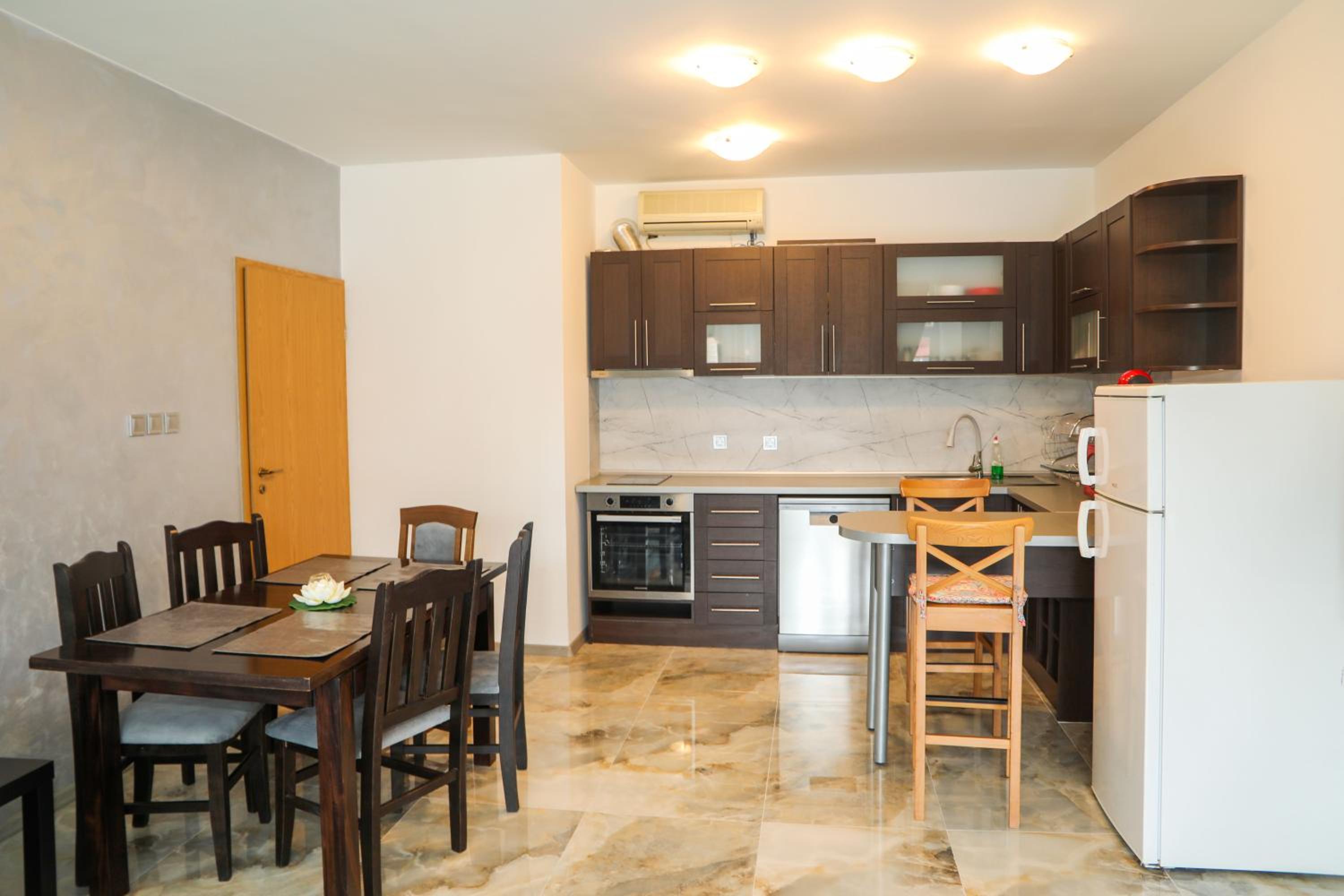 Luxury First Line apartment with pool and sea view in complex Oazis