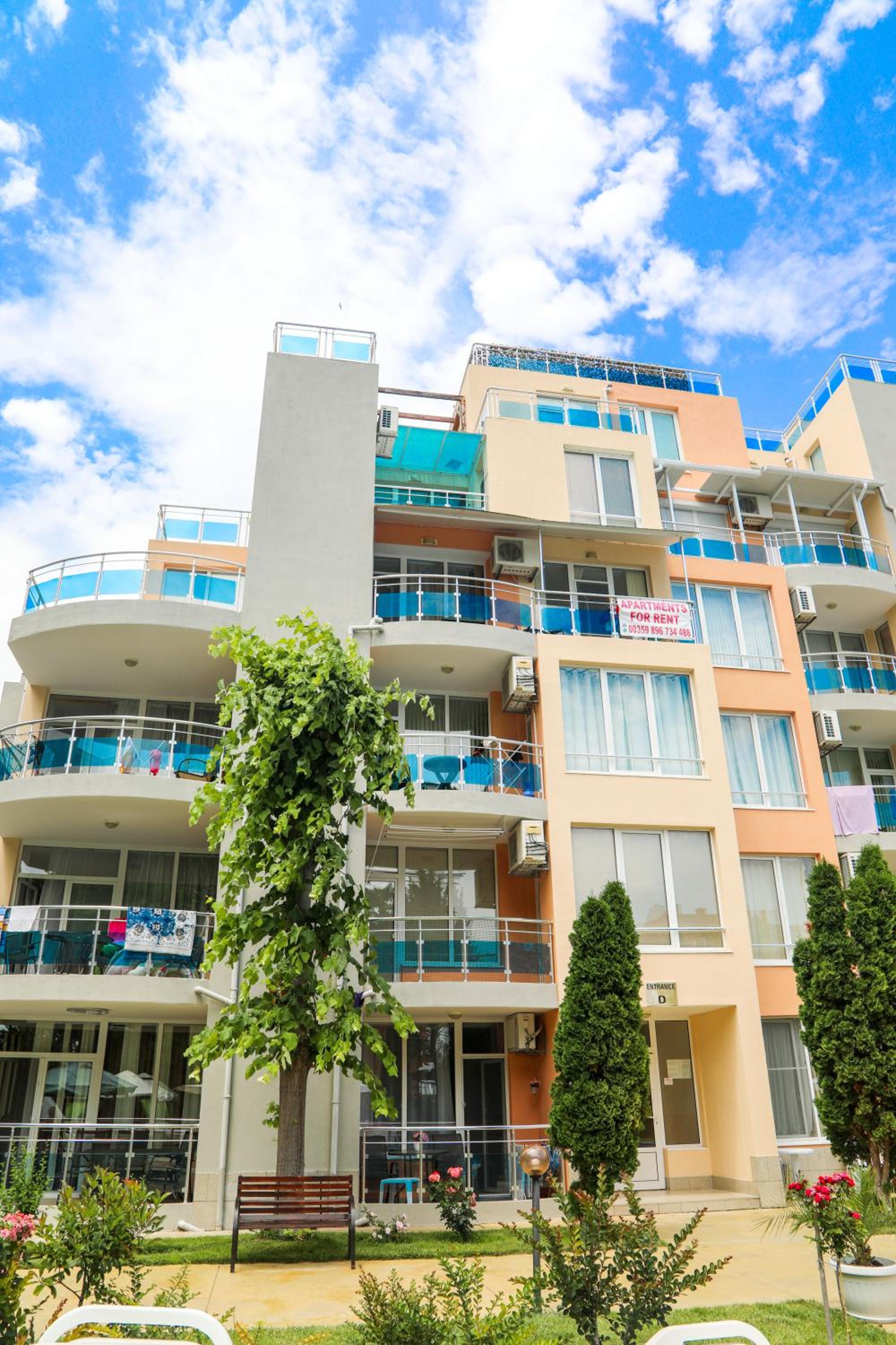 Luxury First Line apartment with pool and sea view in complex Oazis