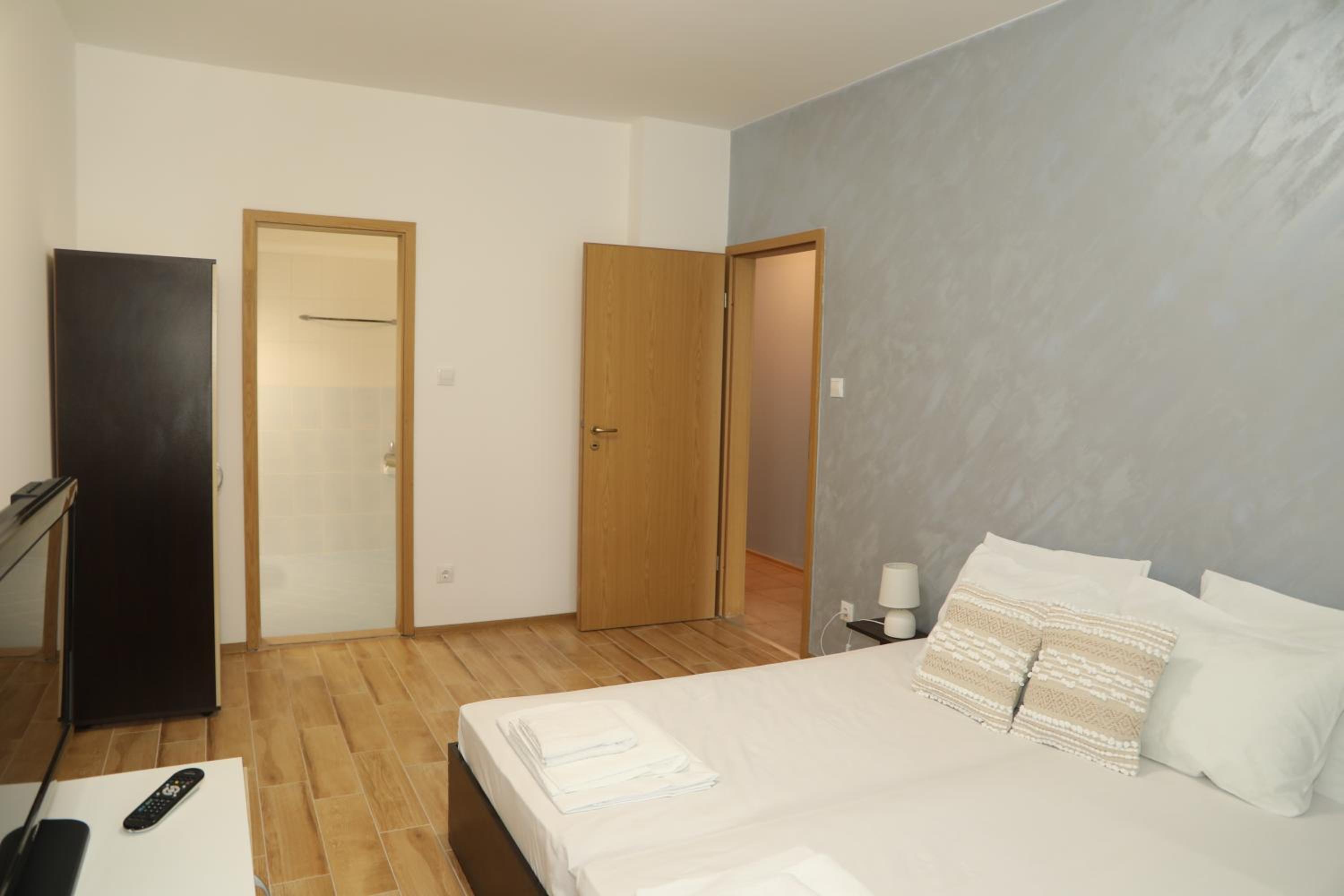Luxury First Line apartment with pool and sea view in complex Oazis