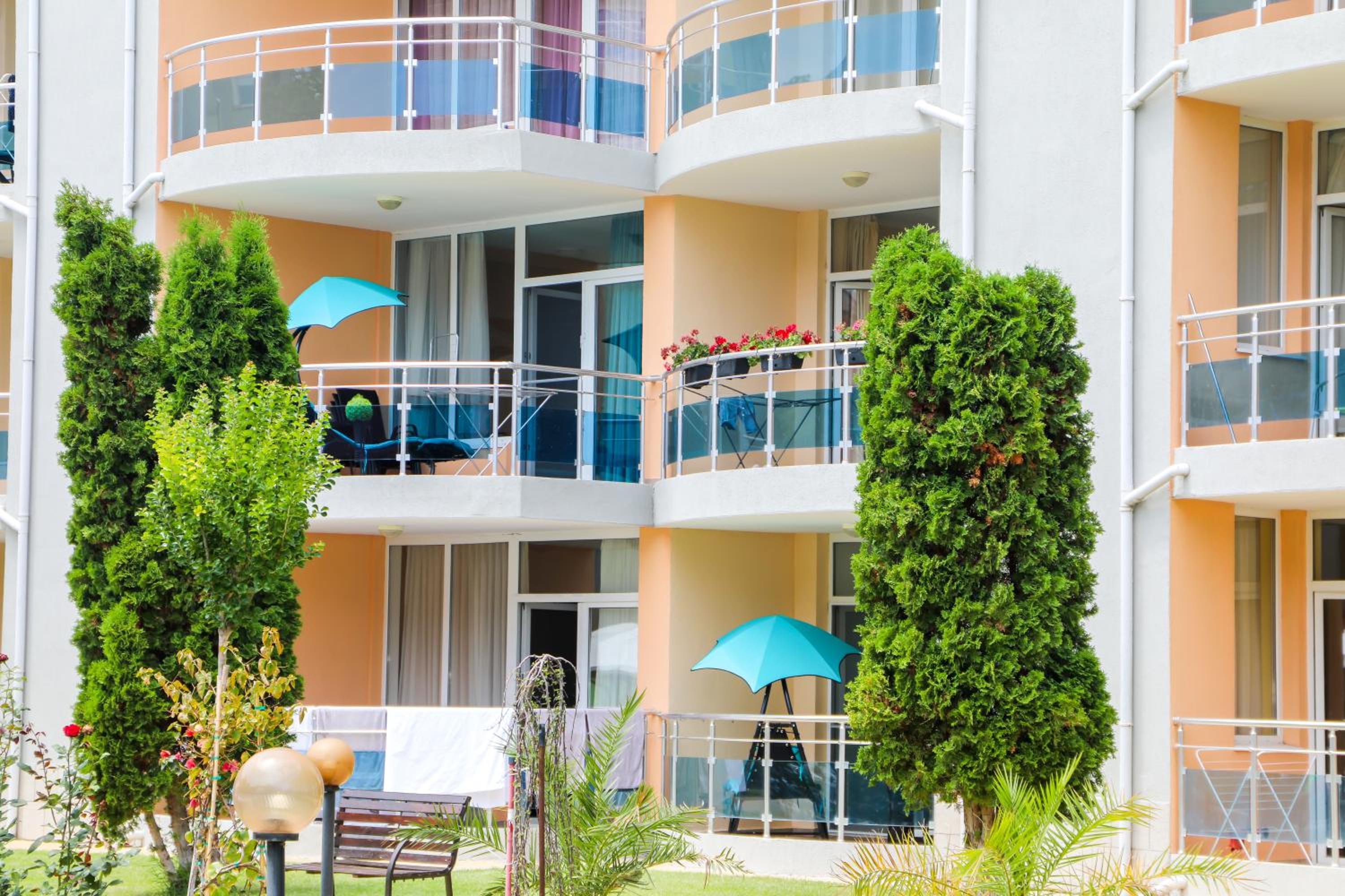 Luxury First Line apartment with pool and sea view in complex Oazis