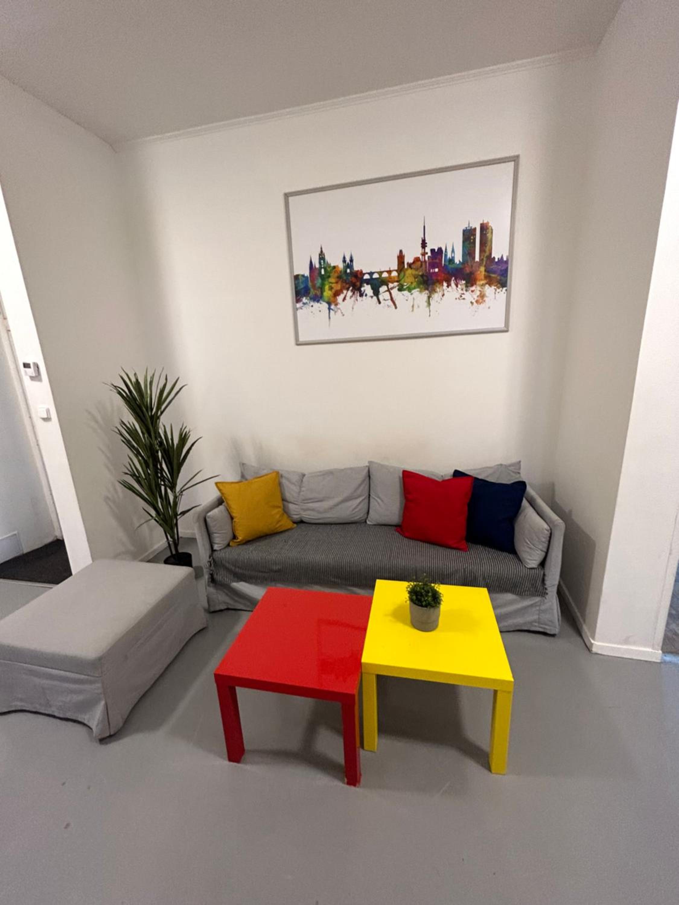 PARTY HOUSE PRAGUE - Apartments Ve Smečkách 18, CITY CENTER!!