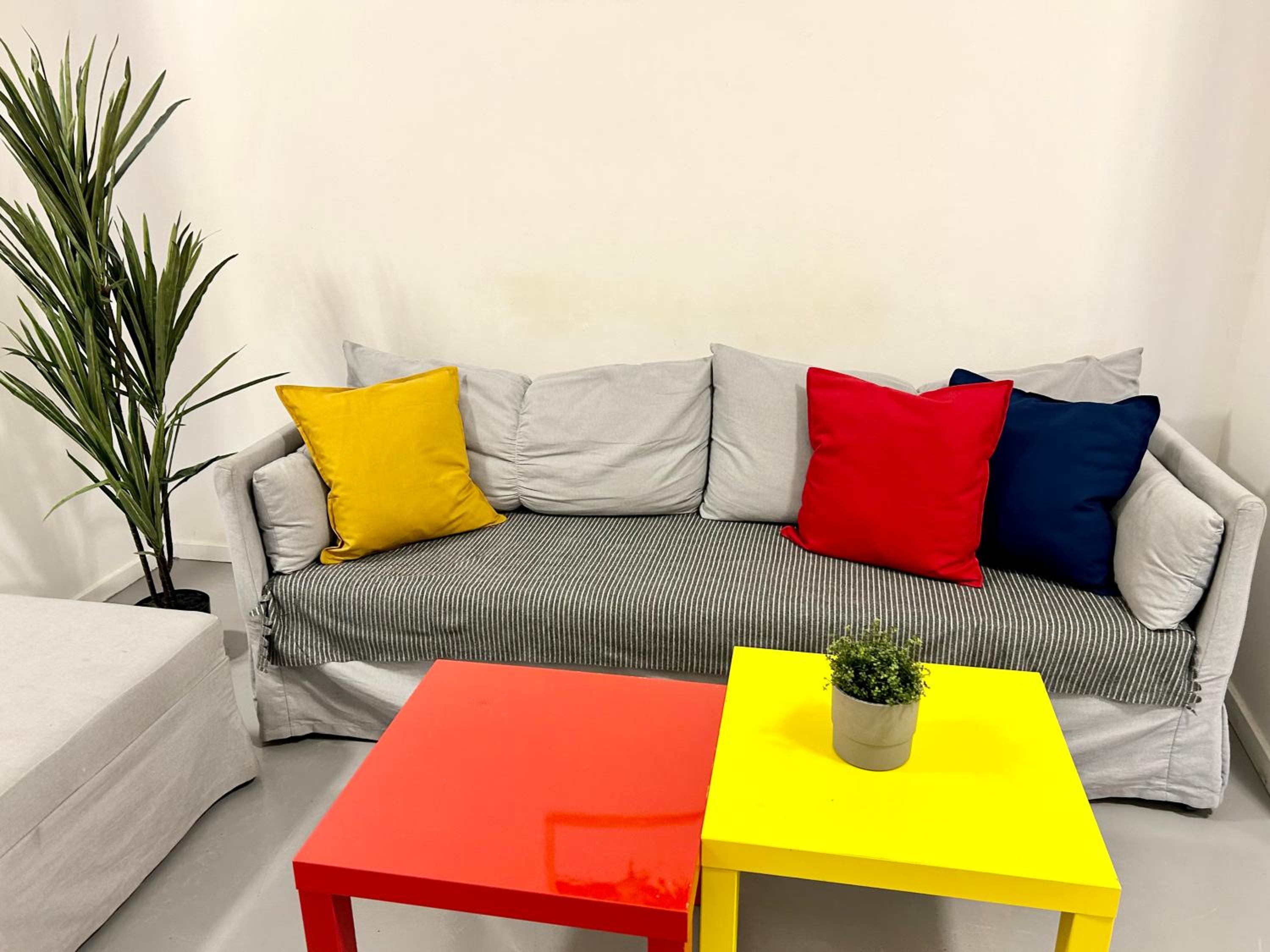 PARTY HOUSE PRAGUE - Apartments Ve Smečkách 18, CITY CENTER!!