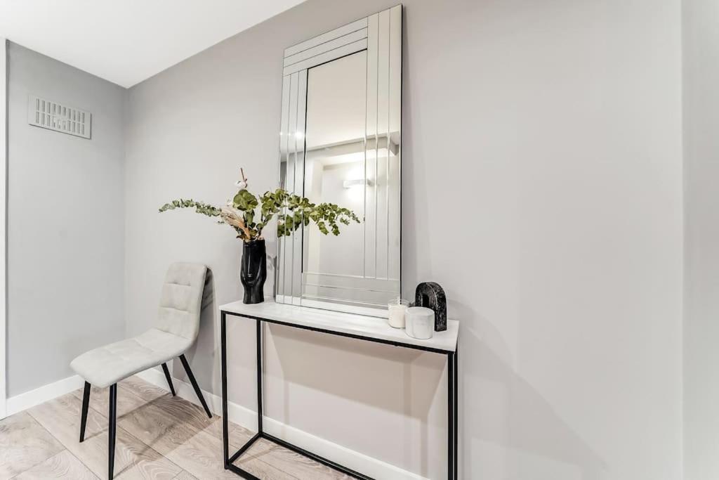 Modern 1 Bed Apt by Old Street / Shoreditch