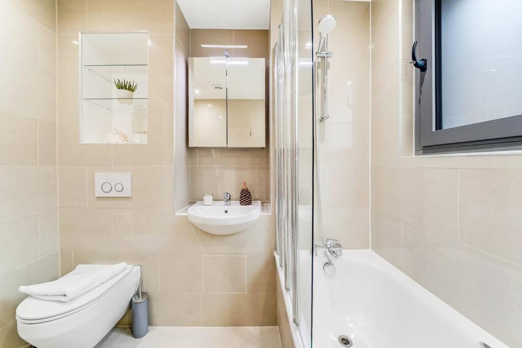 Modern 1 Bed Apt by Old Street / Shoreditch