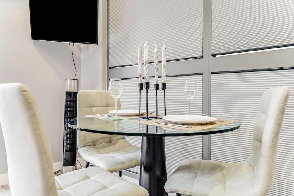 Modern 1 Bed Apt by Old Street / Shoreditch