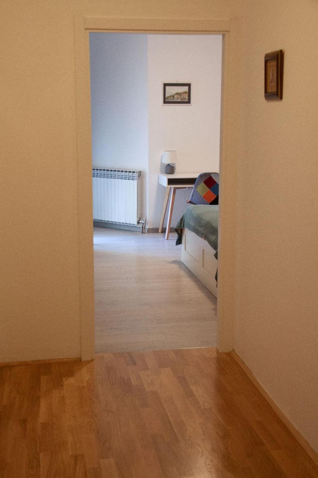 Apartment Mate