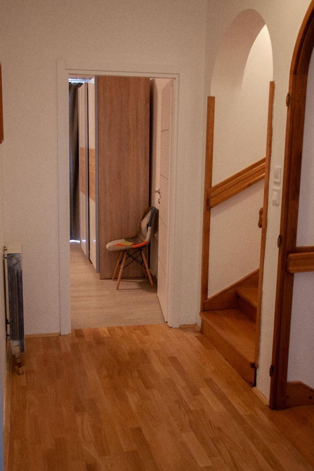 Apartment Mate