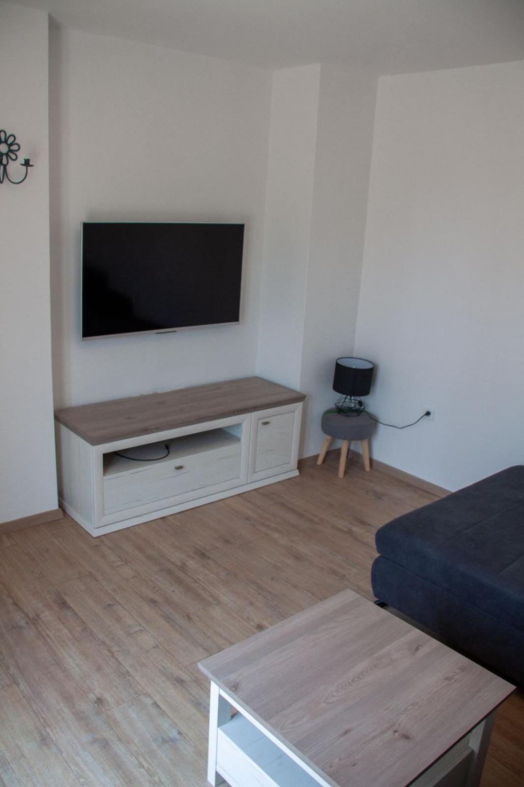 Apartment Mate