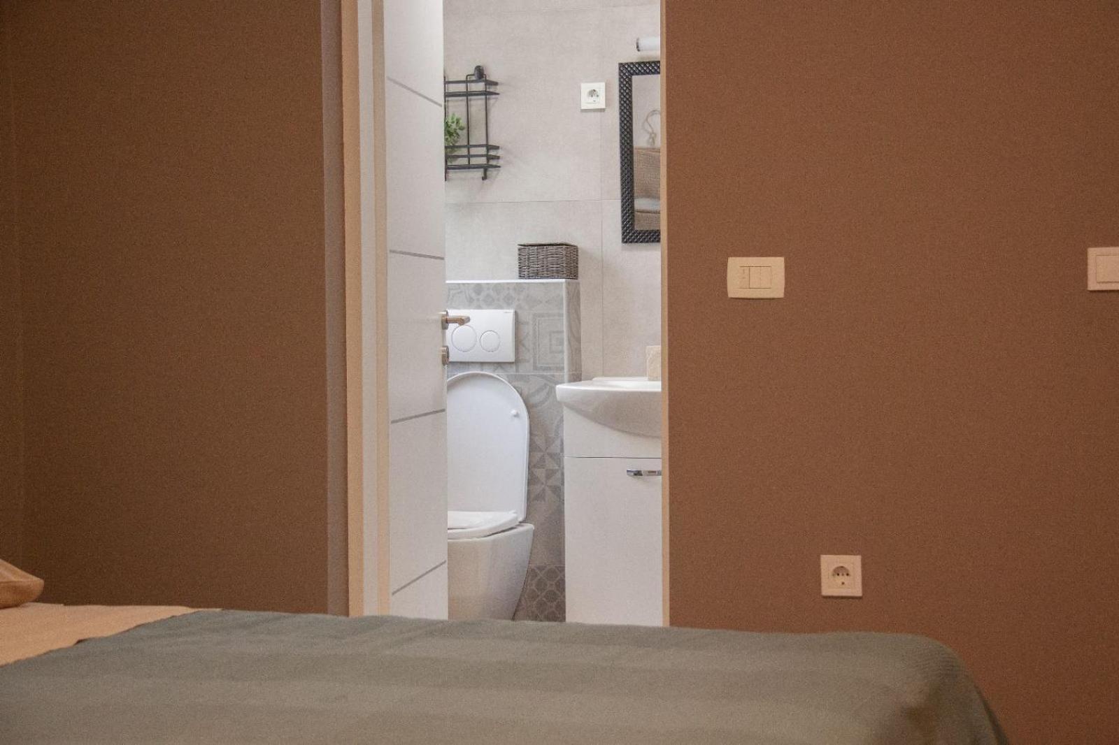 Apartment Mate