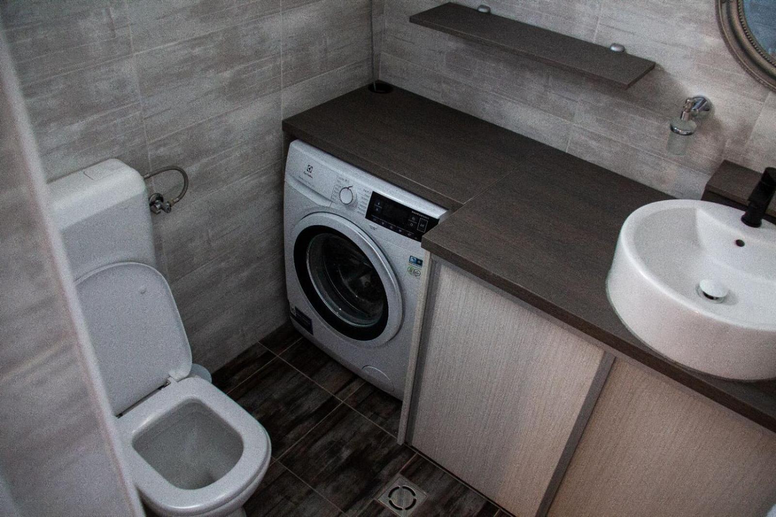 Apartment Mate