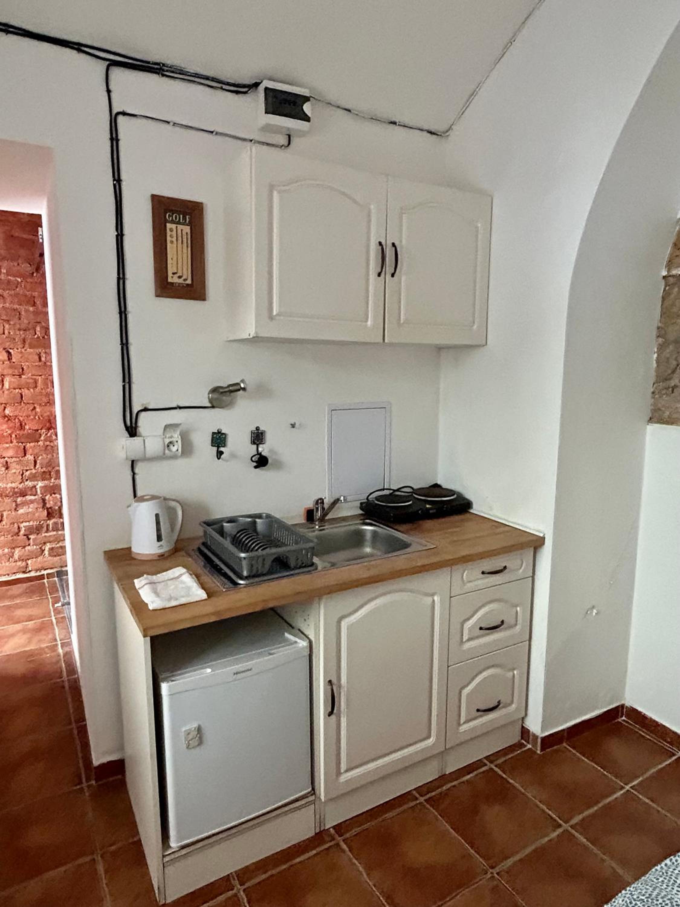 PARTY HOUSE PRAGUE - Apartments Ve Smečkách 18, CITY CENTER!!