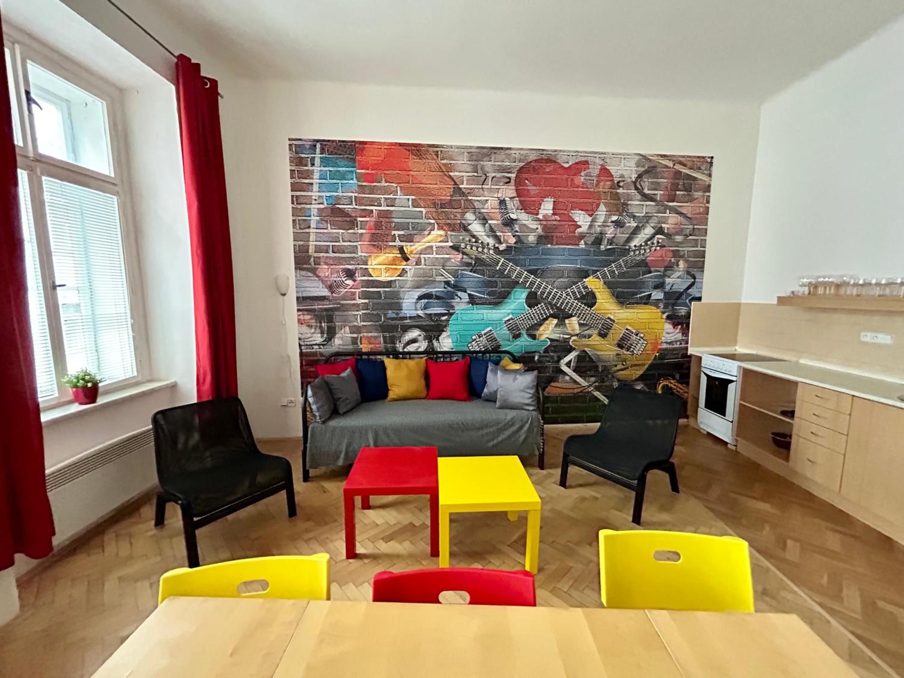 PARTY HOUSE PRAGUE - Apartments Ve Smečkách 18, CITY CENTER!!