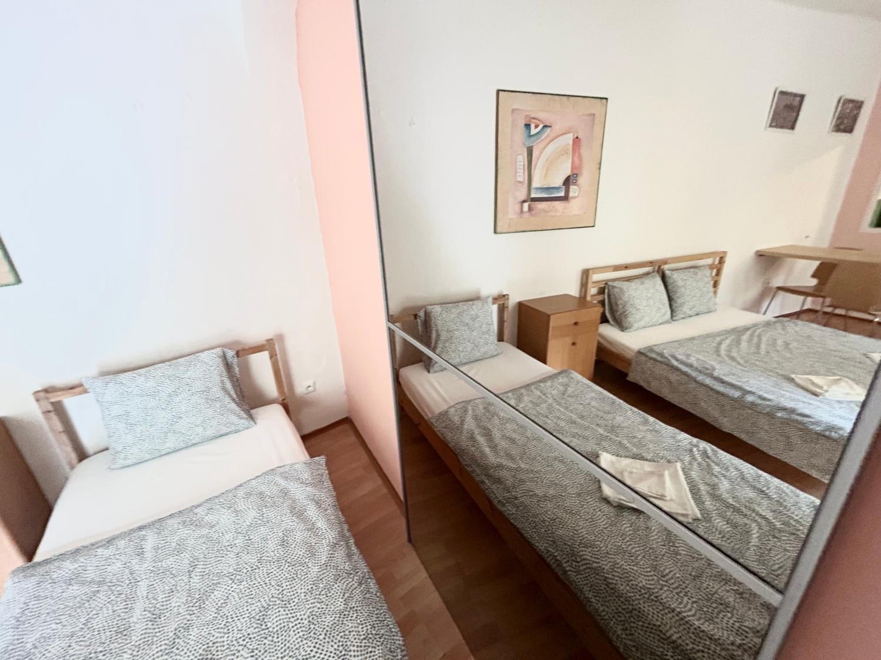 PARTY HOUSE PRAGUE - Apartments Ve Smečkách 18, CITY CENTER!!